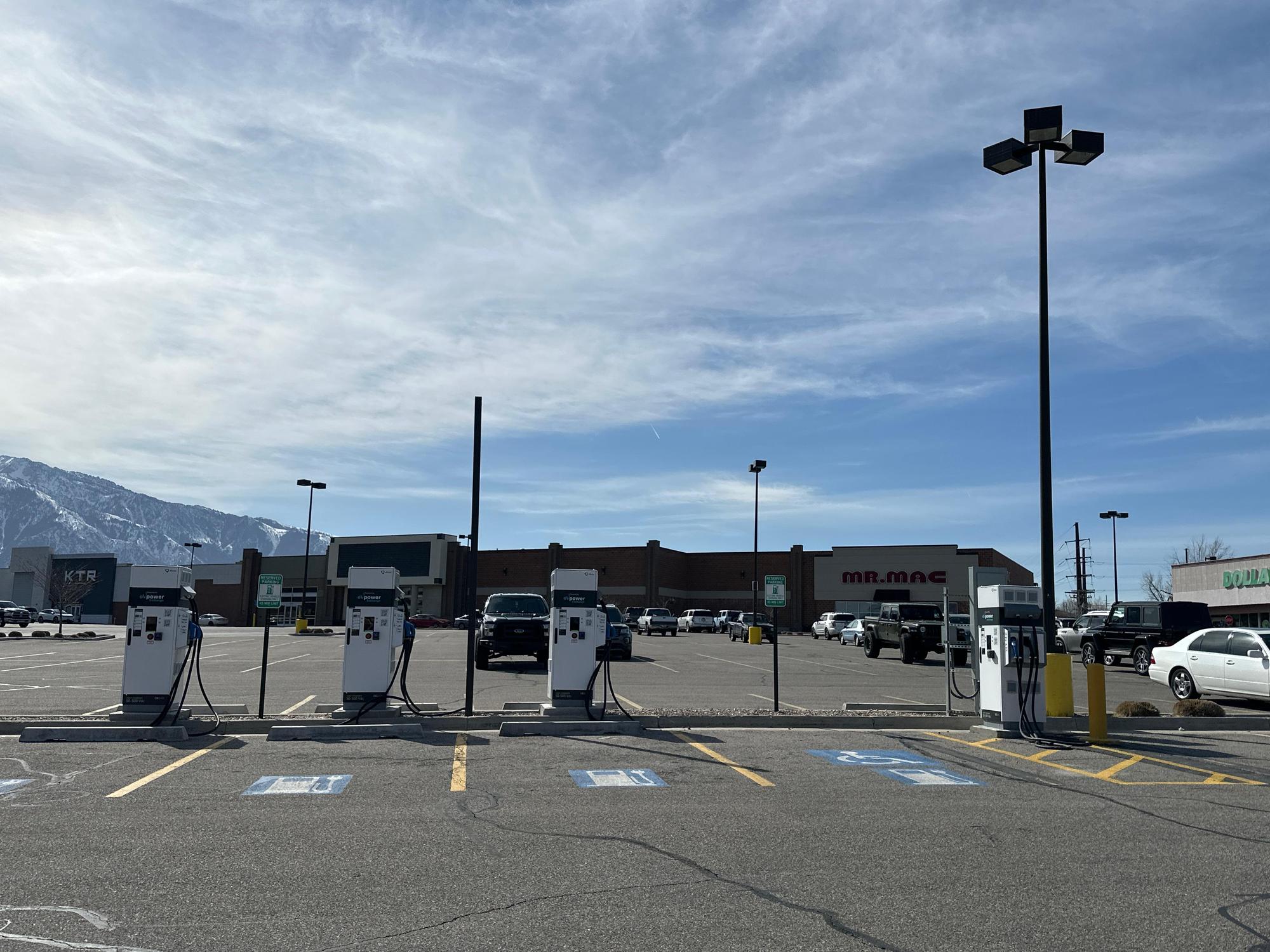 the-shops-at-fort-union-dick-s-sporting-goods-midvale-ut-ev-station