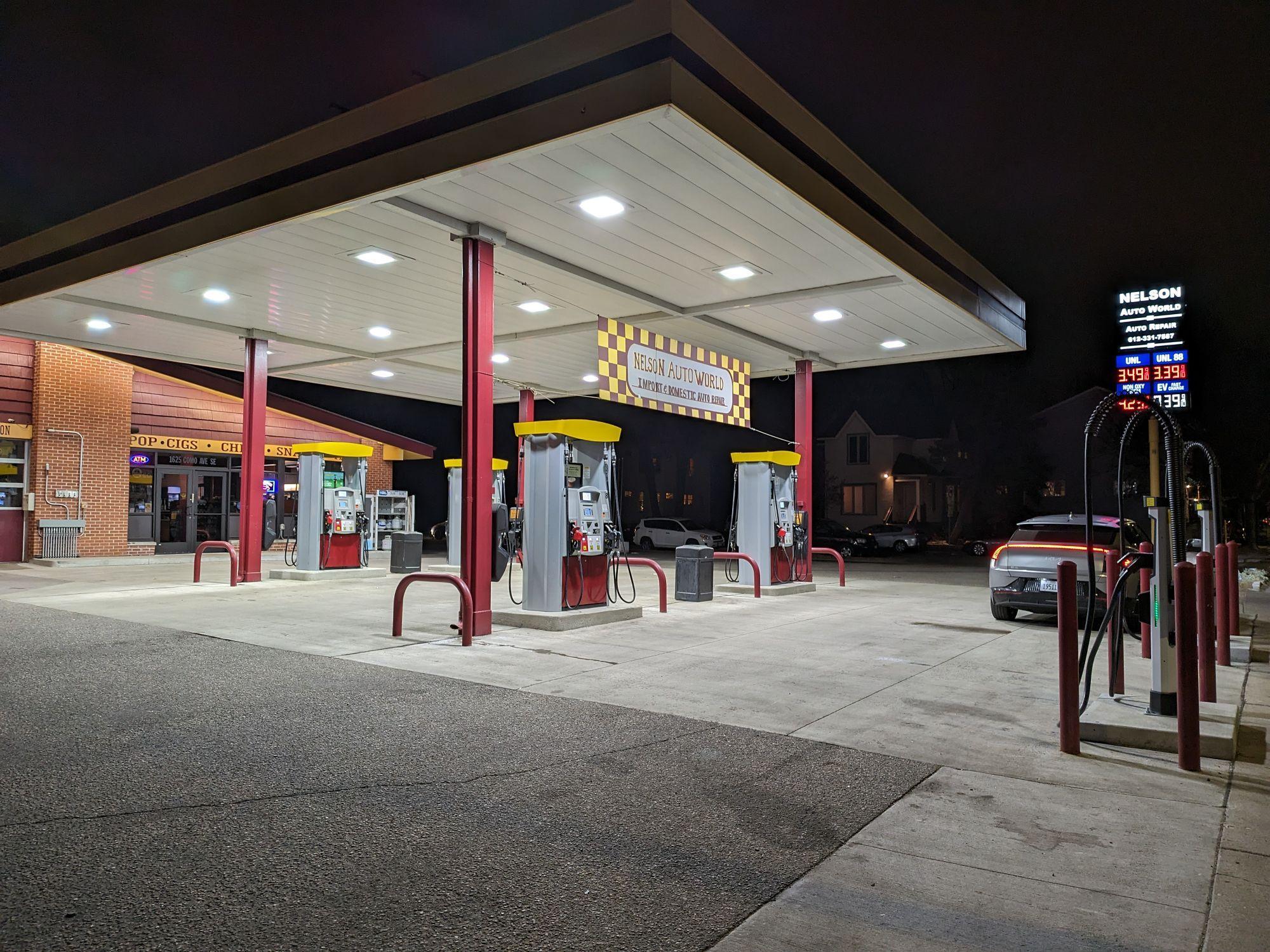 Nelson Auto World Minneapolis, MN EV Station