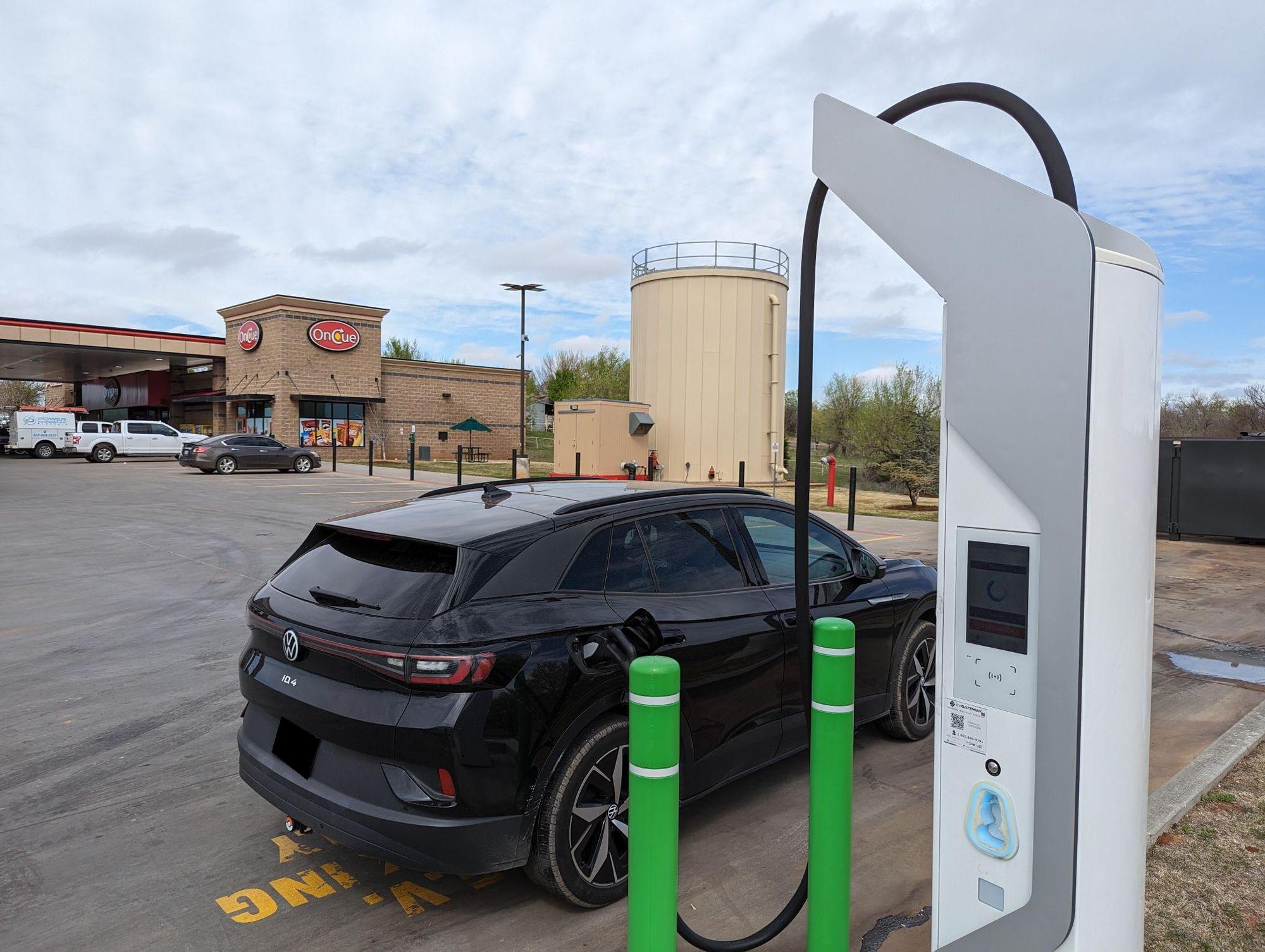 OnCue 129 Waterloo & I35 Edmond, OK EV Station