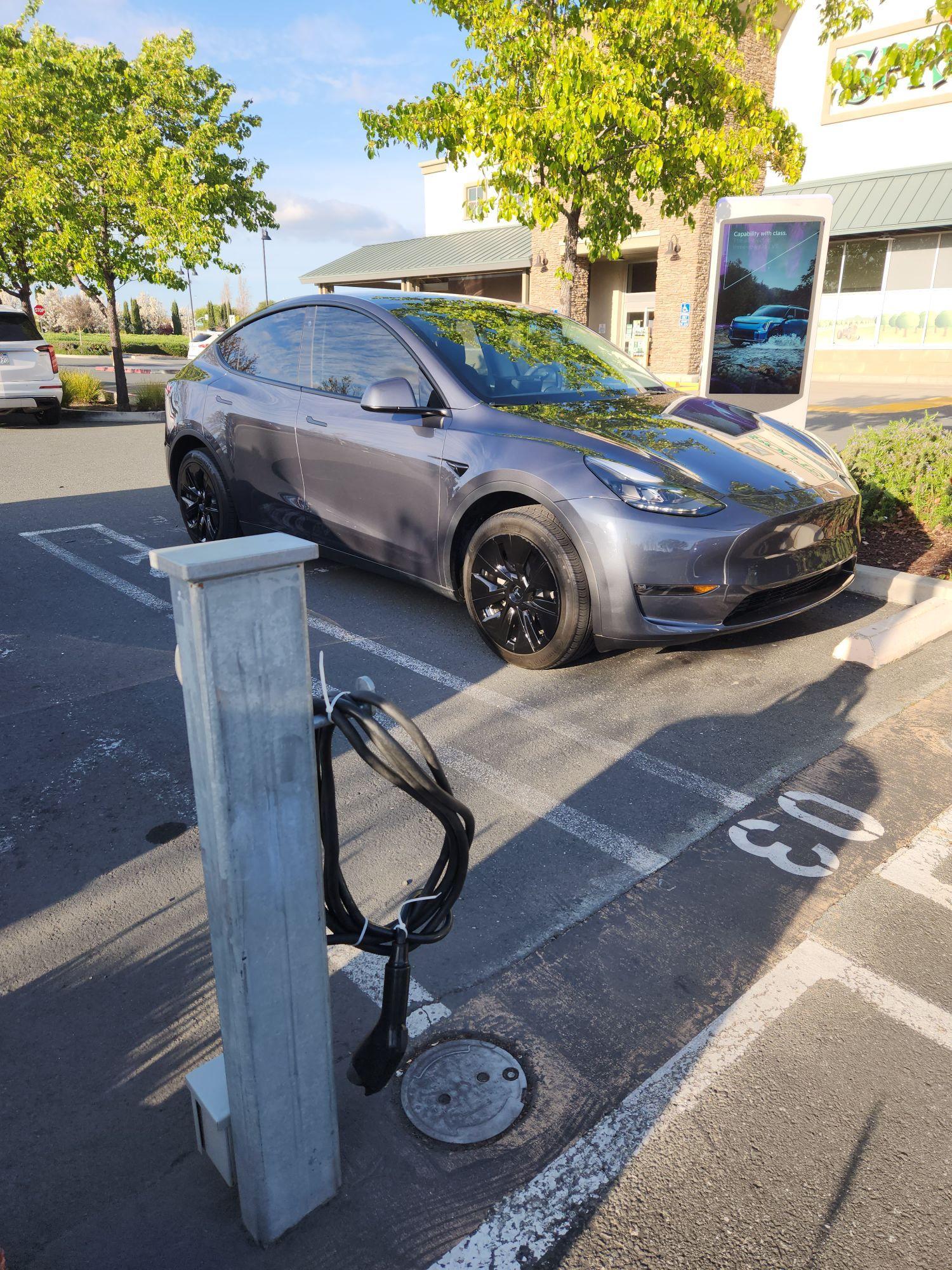 The Streets of Brentwood Sprouts Farmers Market Brentwood, CA EV