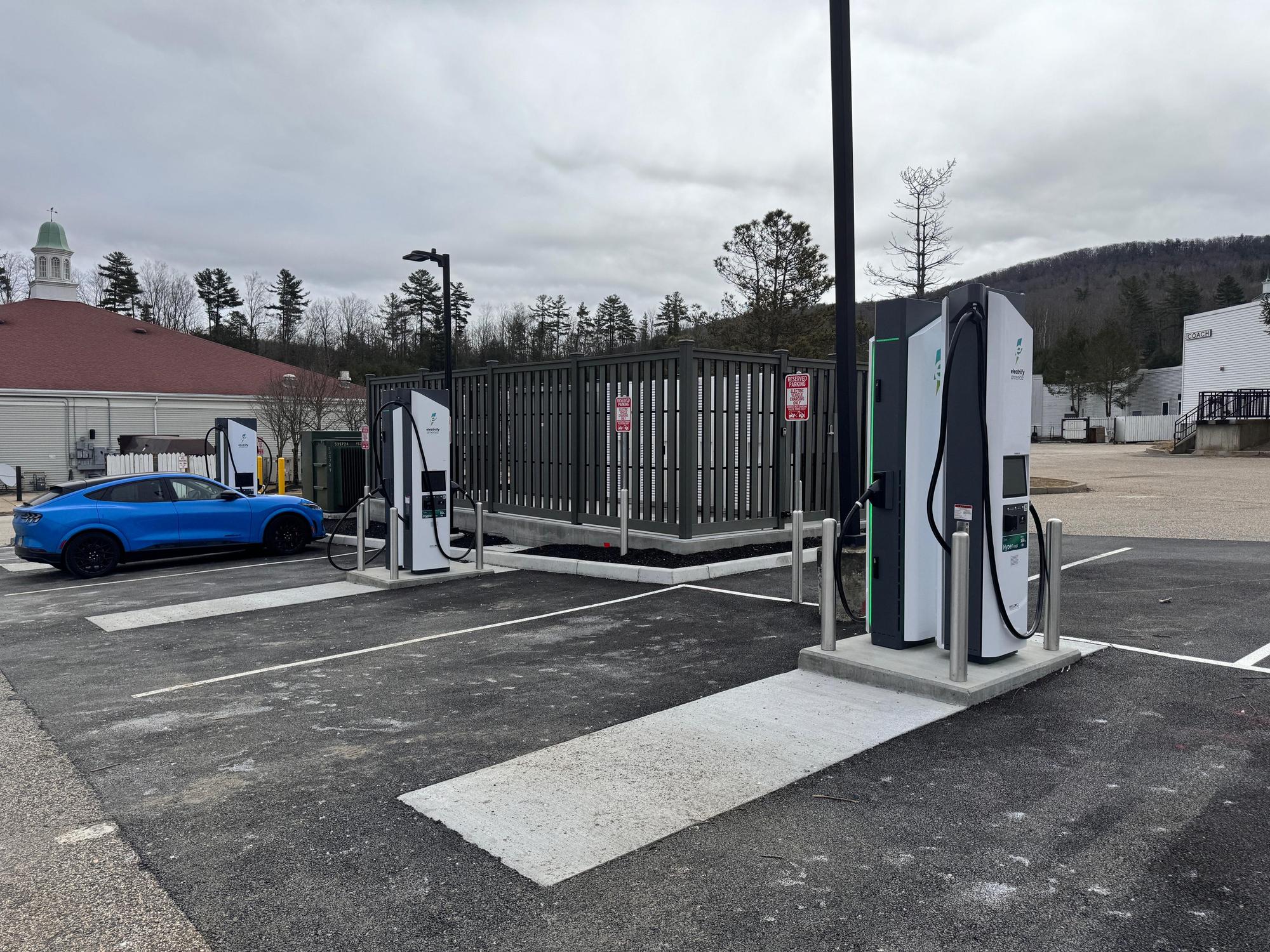 Lee Premium Outlets - North Lot | Lee, MA | EV Station