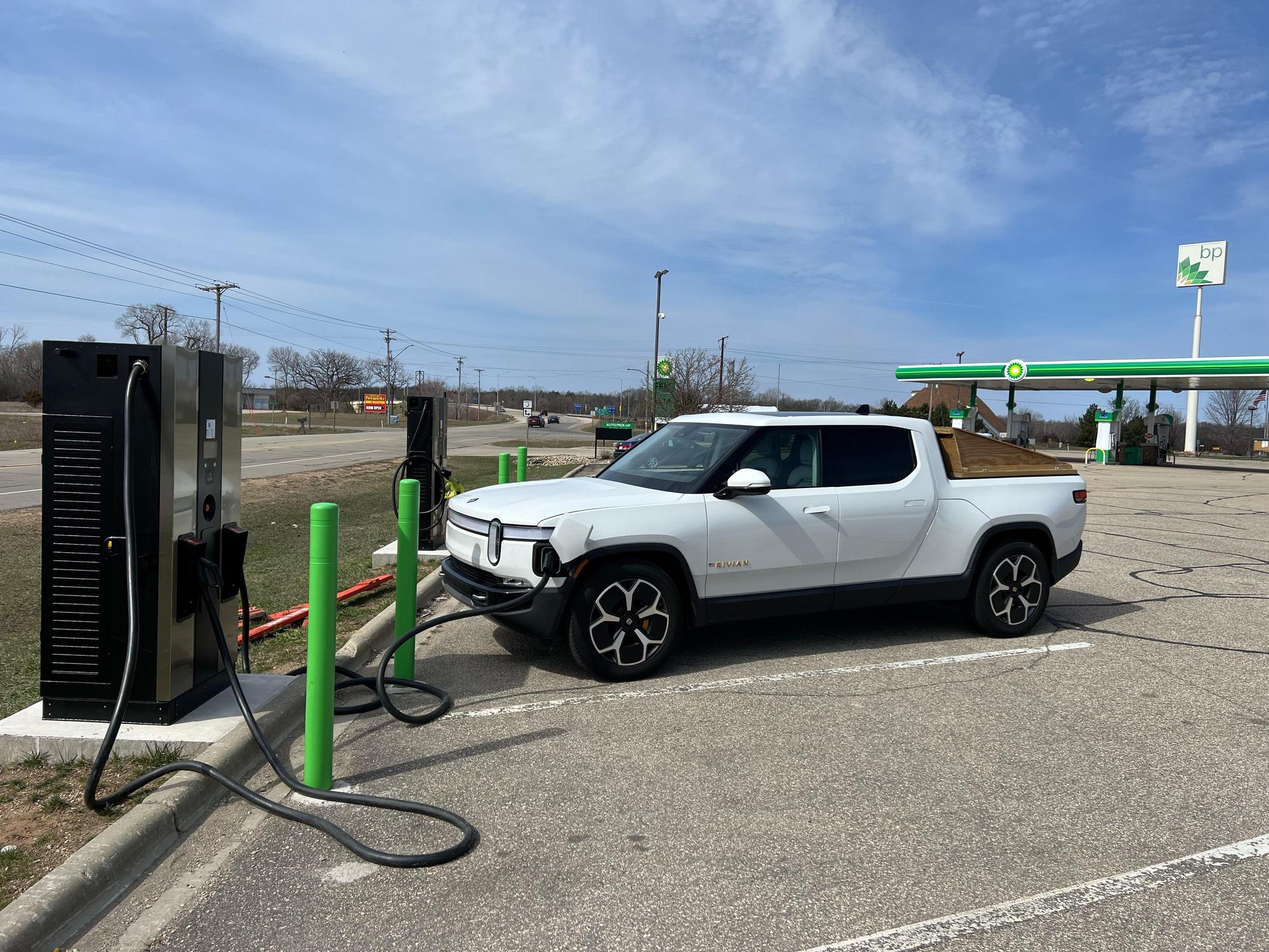 BP WI EV Station