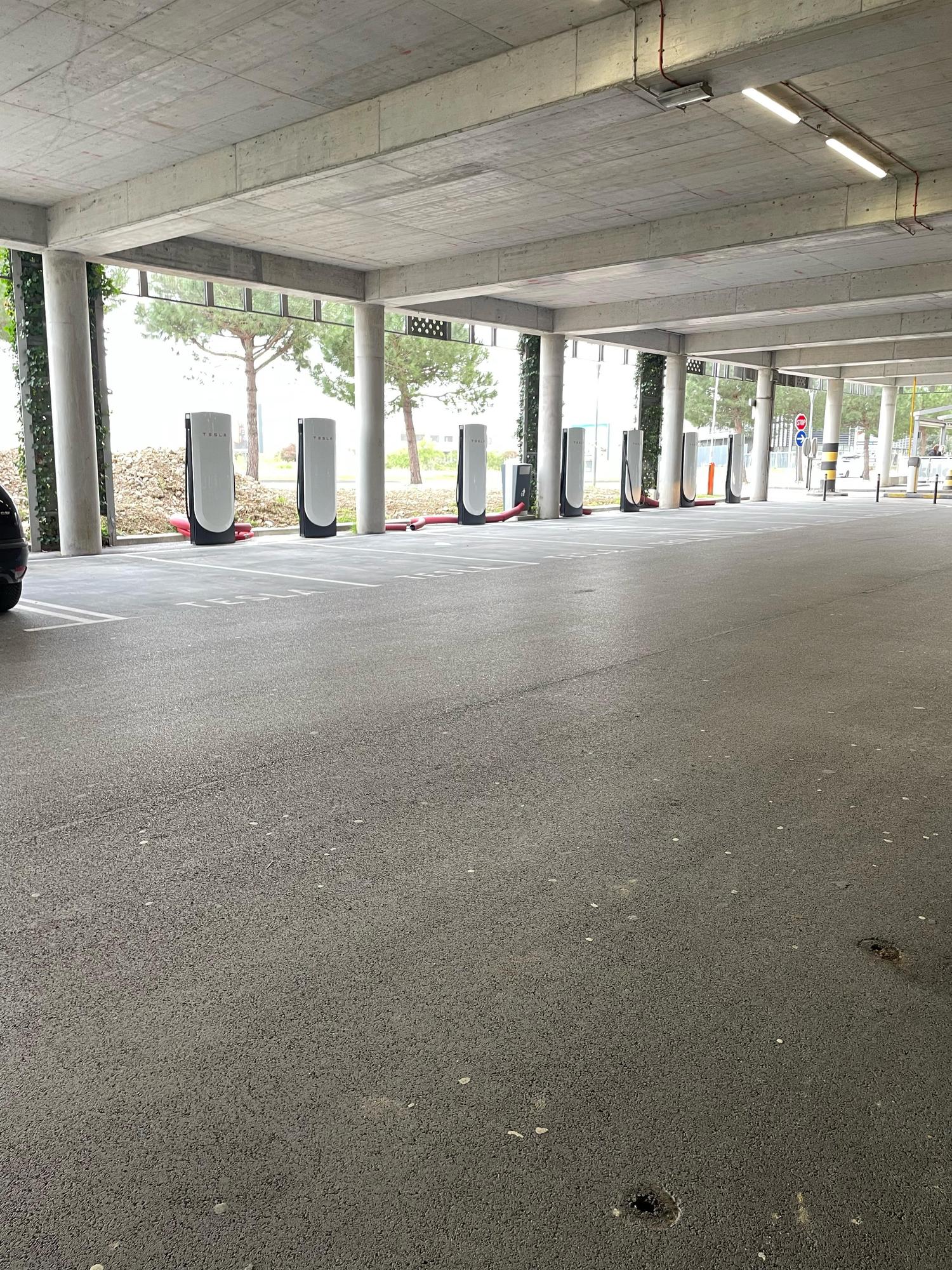 Planet Koper | Ankaranska cesta 2, 6000 Koper, Slovenia | EV Station