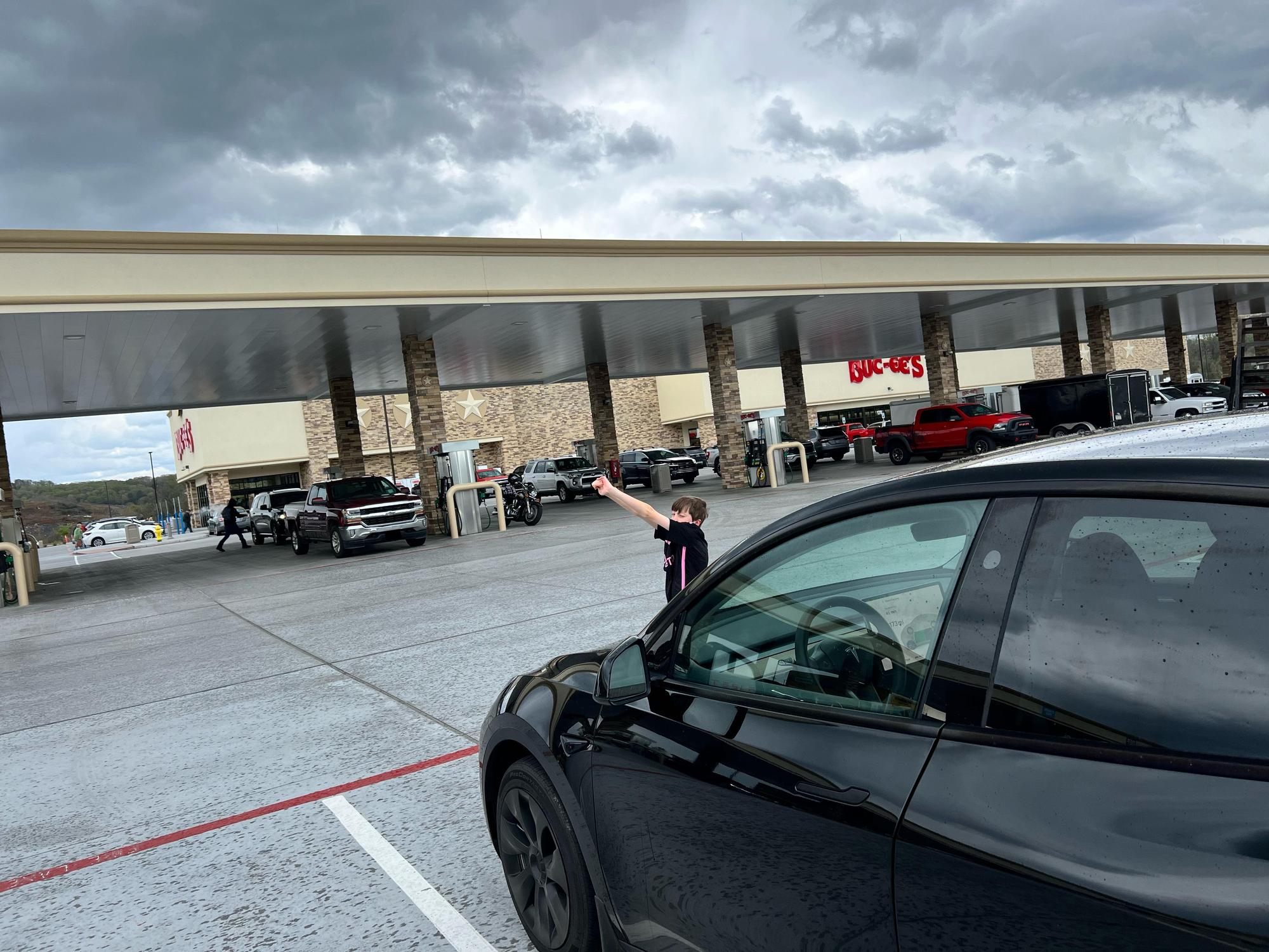 170 Buc-ee's Blvd Travel Center - North | Kodak, TN | EV Station