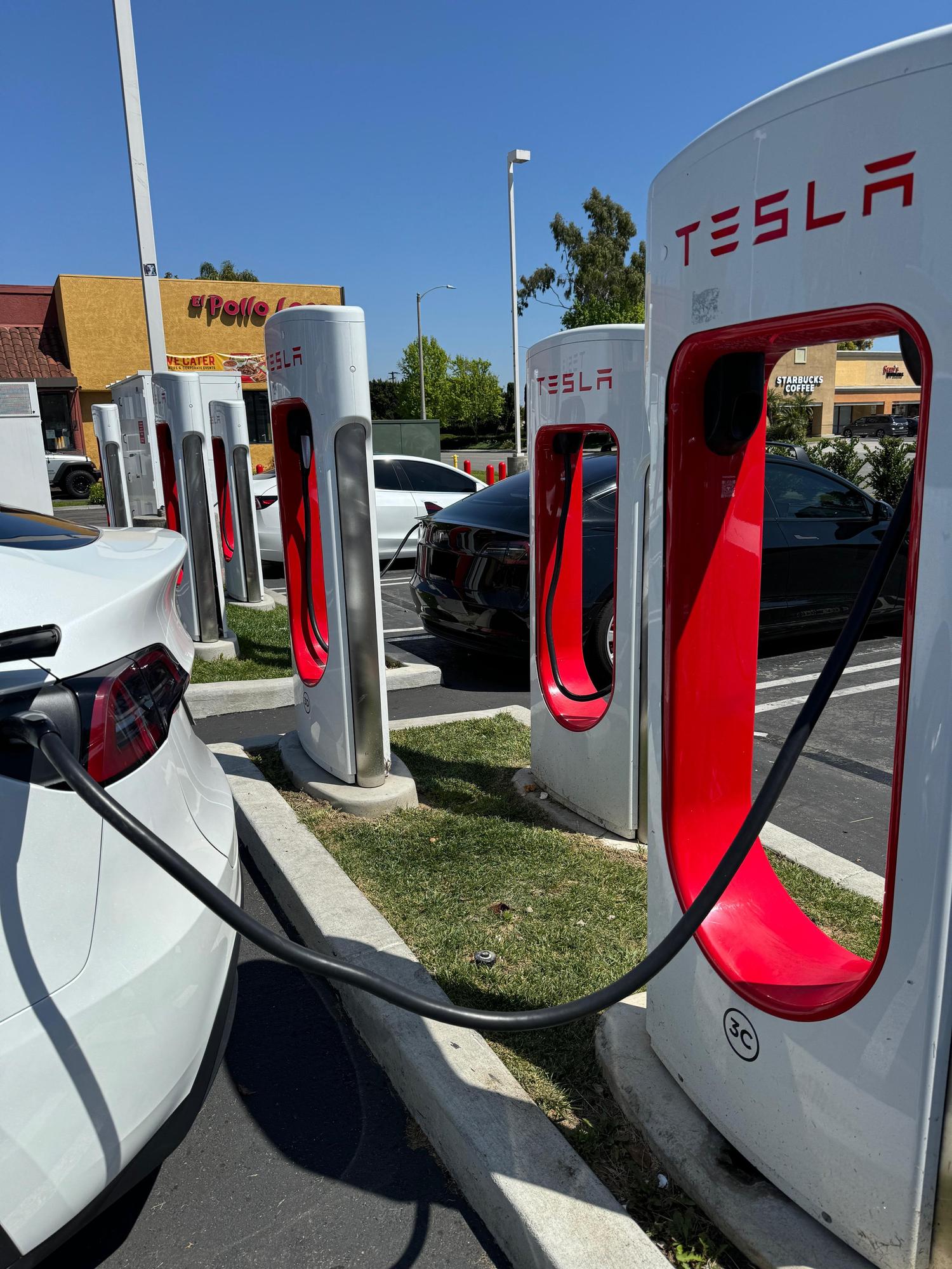 Lakewood Marketplace Lakewood, CA EV Station