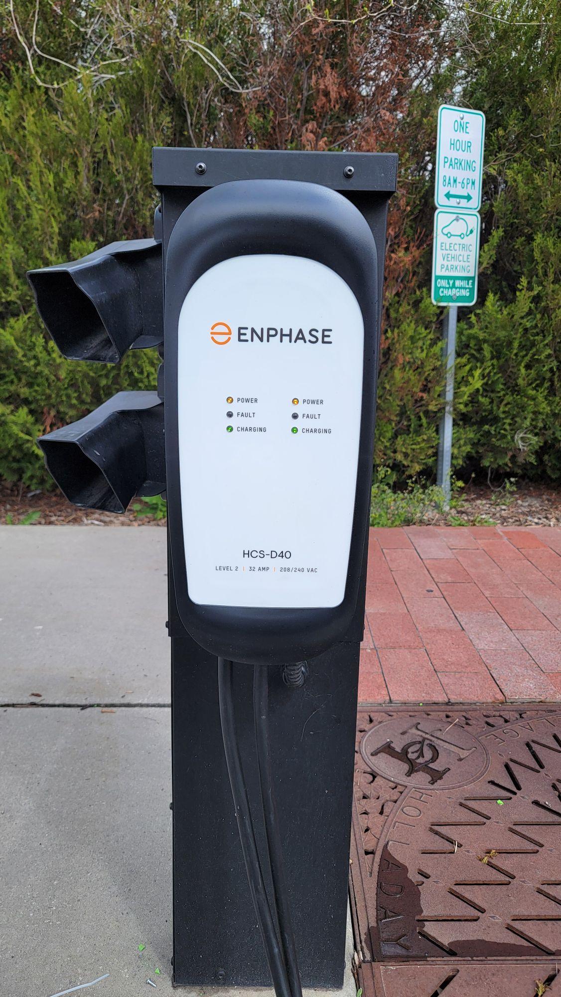 Holladay Village Plaza / Burton Lumber Holladay, UT EV Station