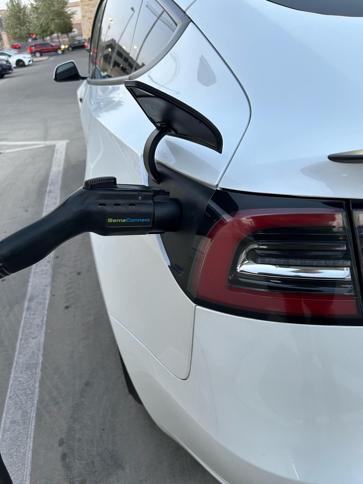Fountains at Farah Best Buy El Paso, TX EV Station