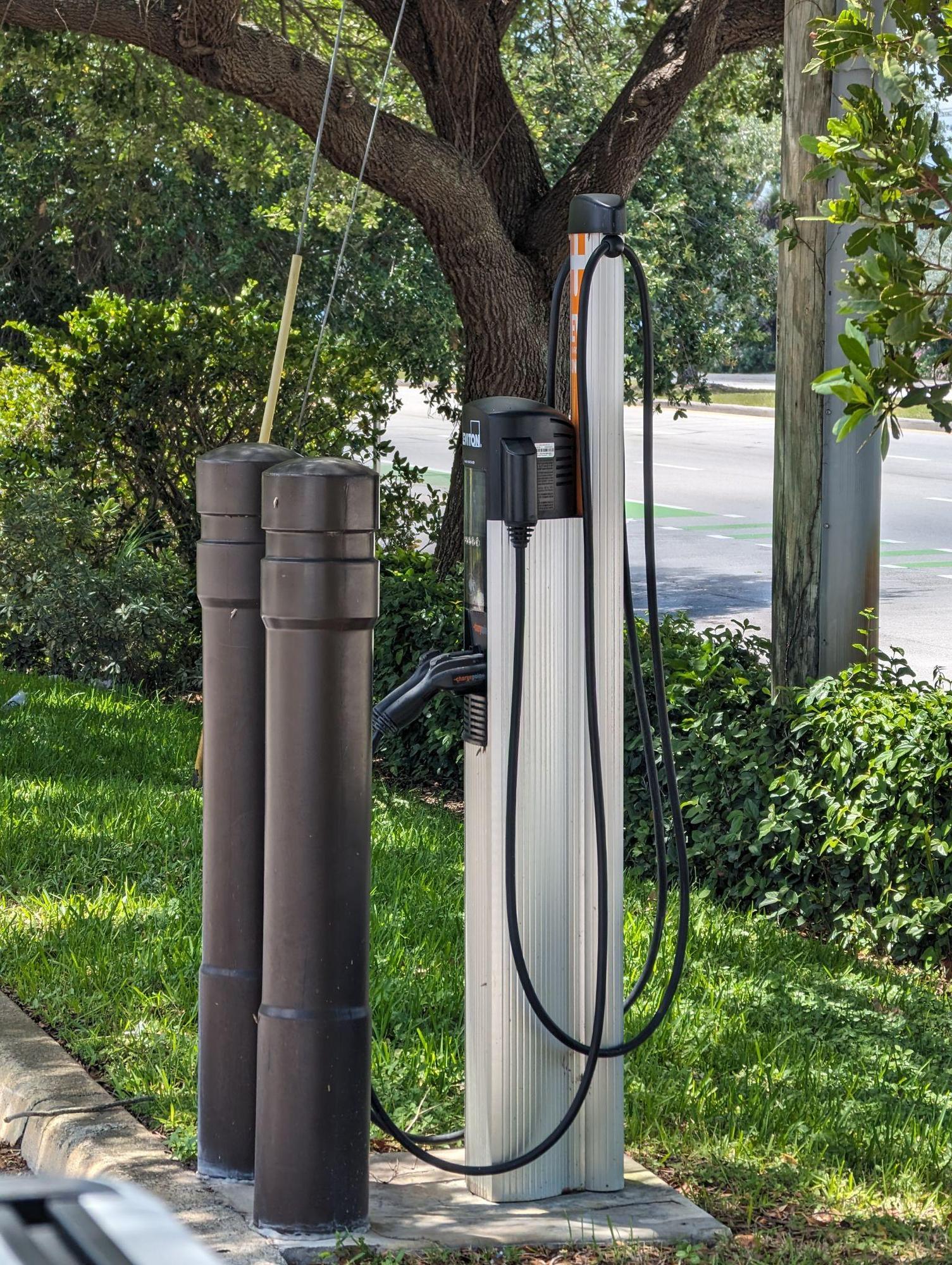 AutoZone Auto Parts Boynton Beach, FL EV Station