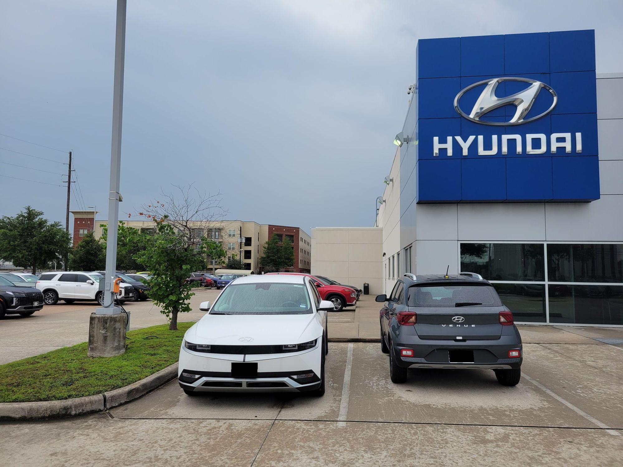 Steele South Loop Hyundai | Houston, TX | EV Station
