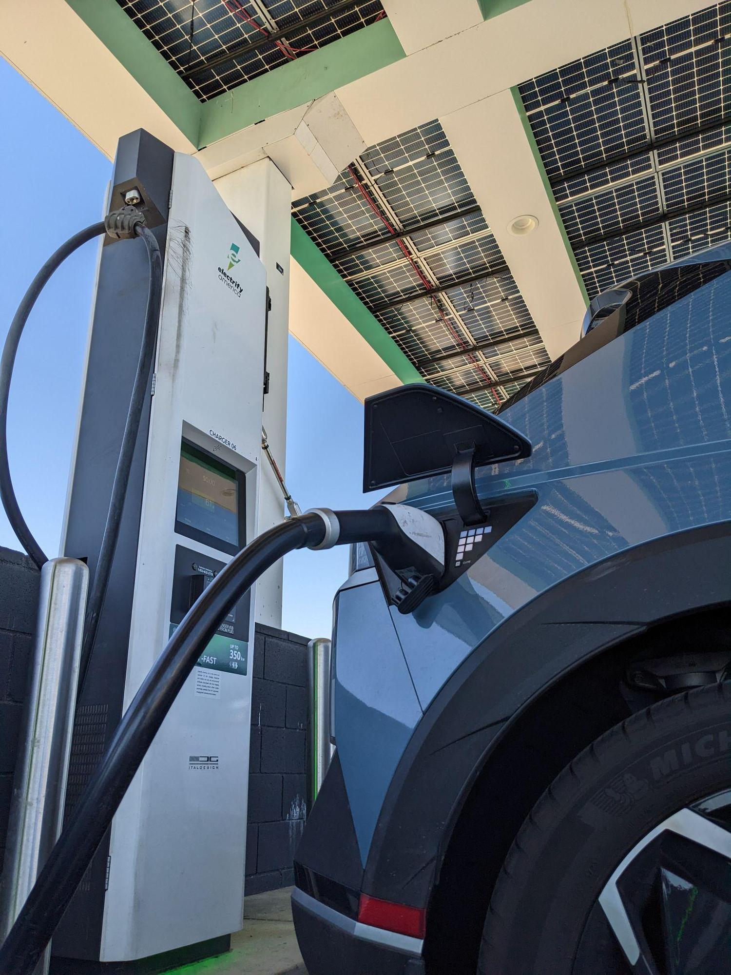 Chalios Mexican Restaurant Kettleman City, CA EV Station