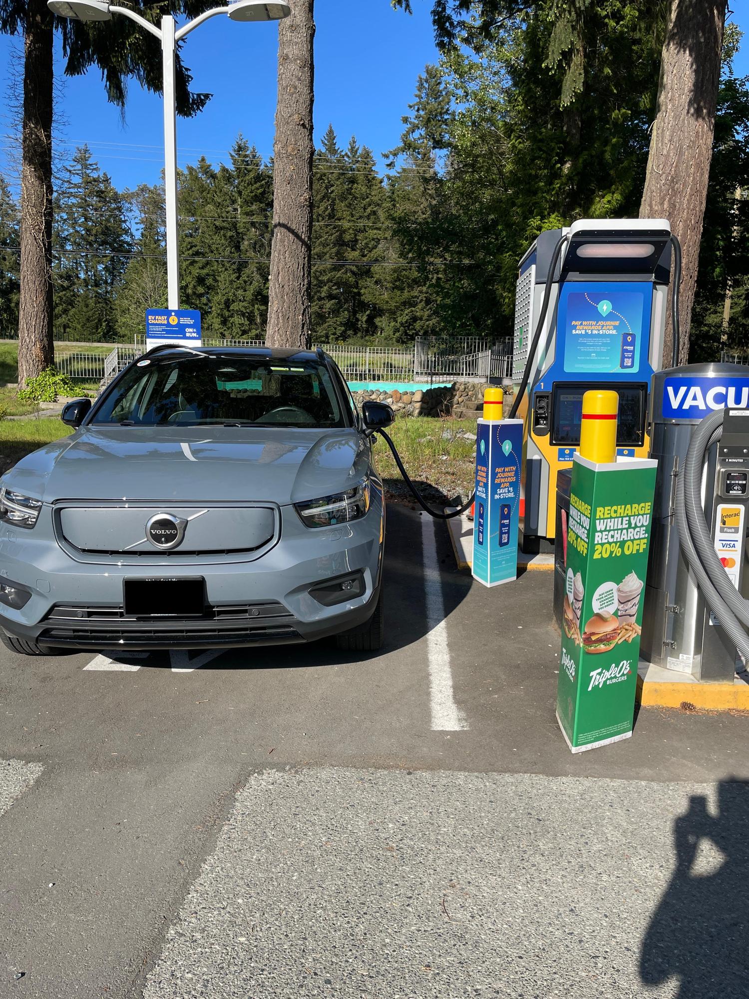 On the Run Convenience Store Nanoose Bay, BC EV Station