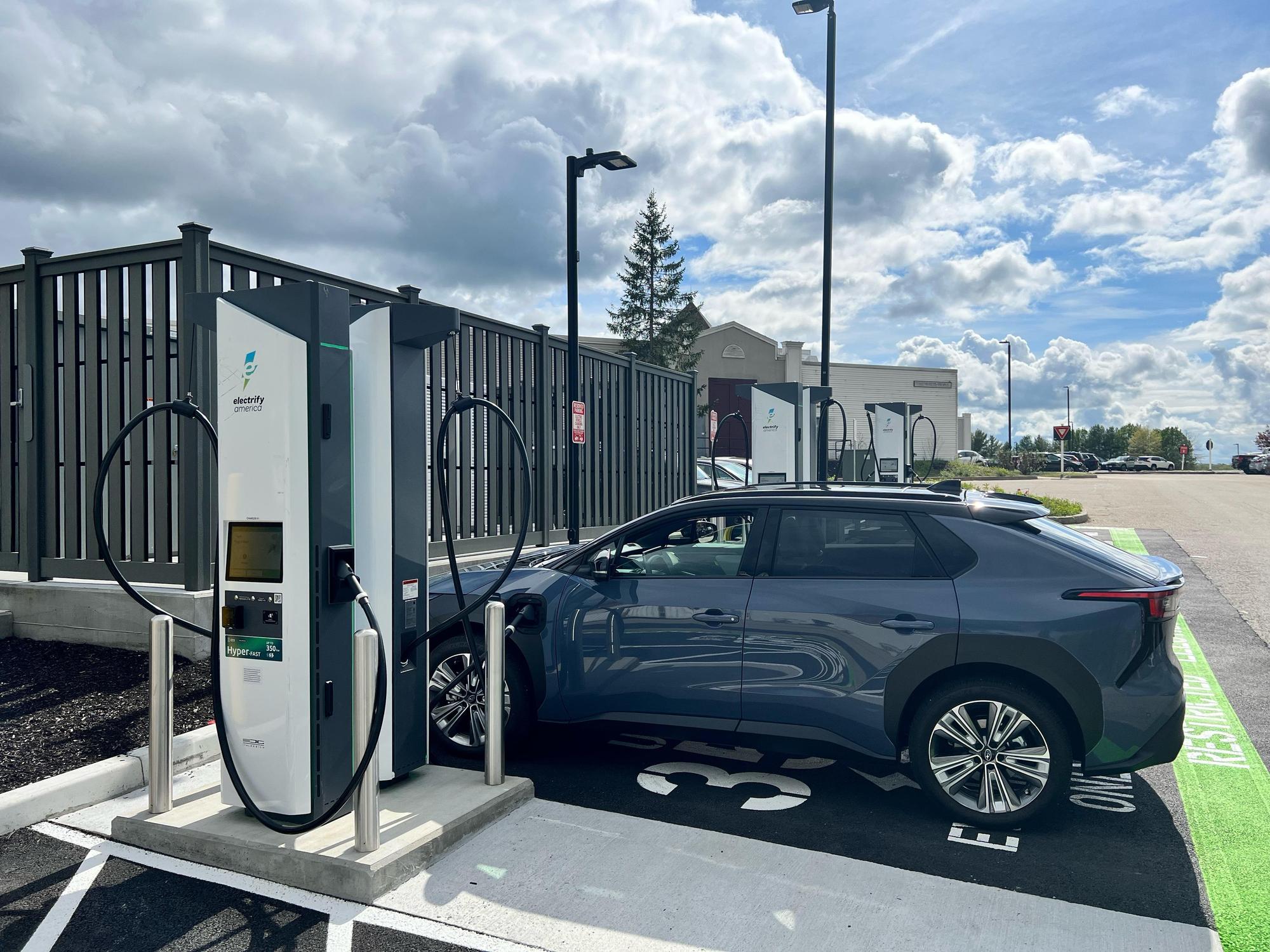 Lee Premium Outlets - North Lot | Lee, MA | EV Station
