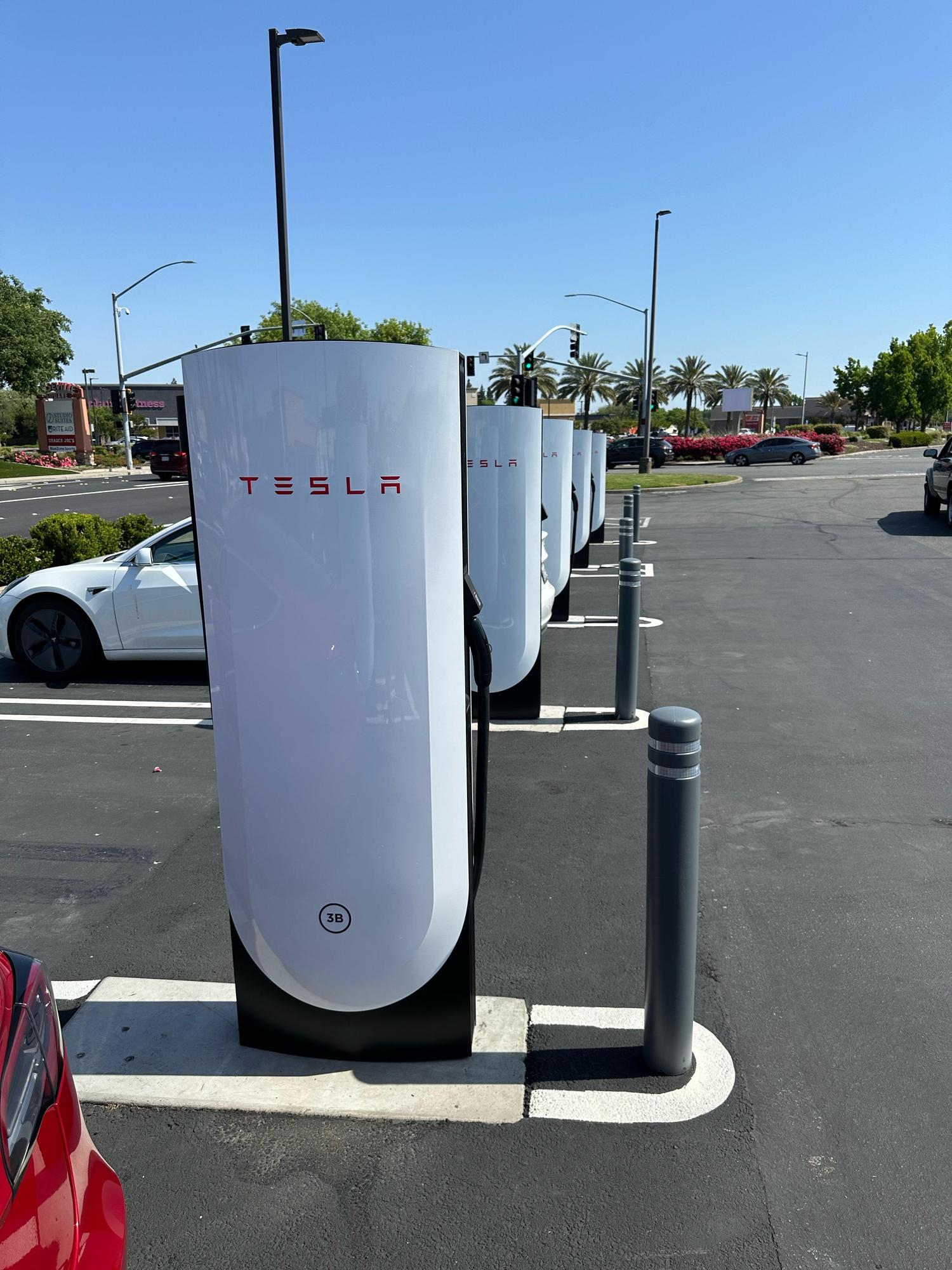 Roseville Ace Hardware Roseville, CA EV Station