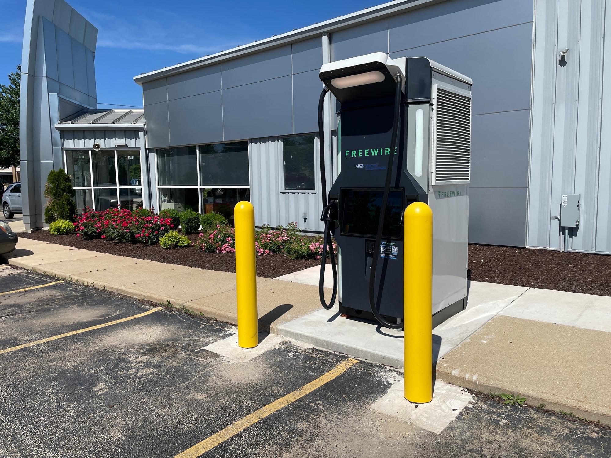 Freeport Ford Freeport, IL EV Station