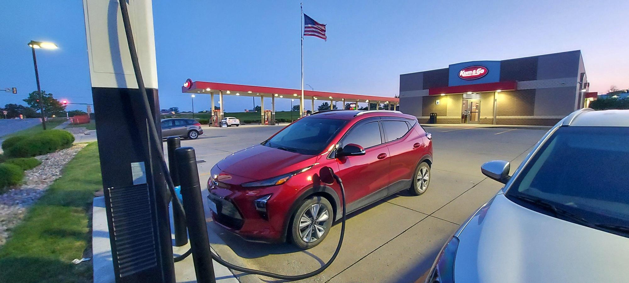 Kum & Go Bevington Bevington, IA EV Station