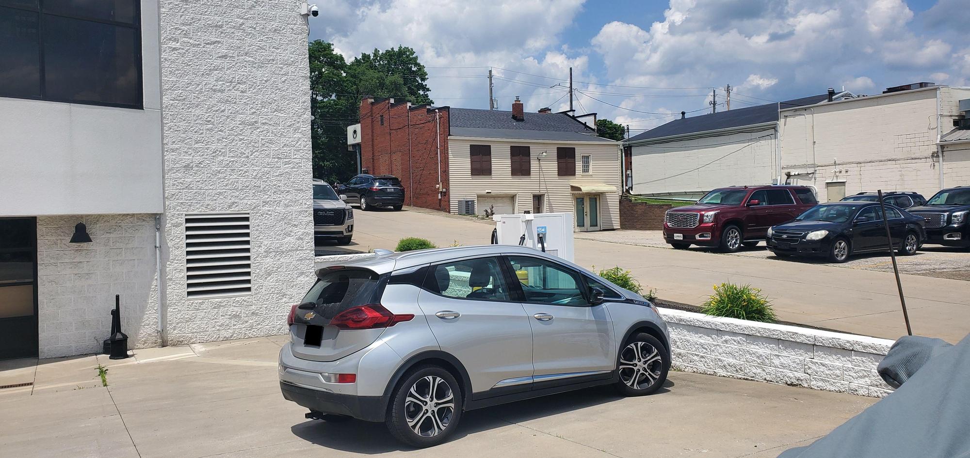 Lambert Buick GMC Cuyahoga Falls, OH EV Station