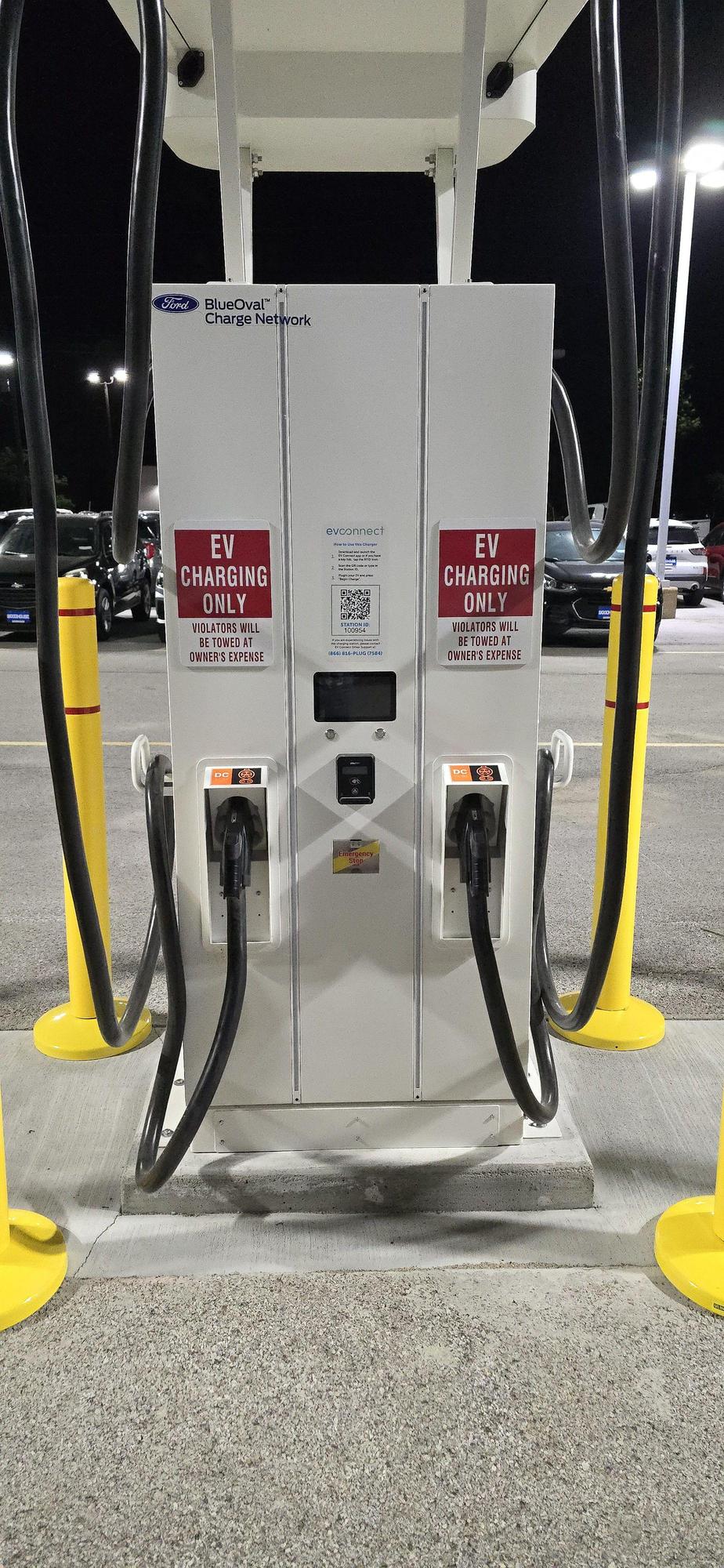 Woodhouse Ford (2) Soon) Omaha, NE EV Station