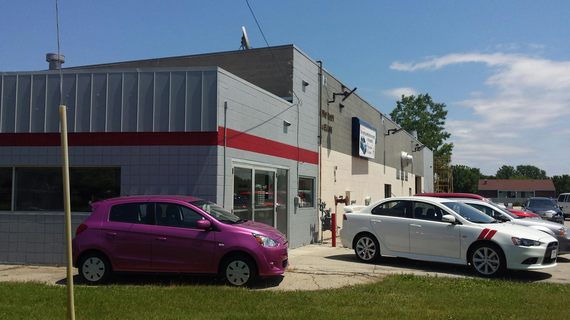 Bergstrom body shop Green Bay, WI EV Station