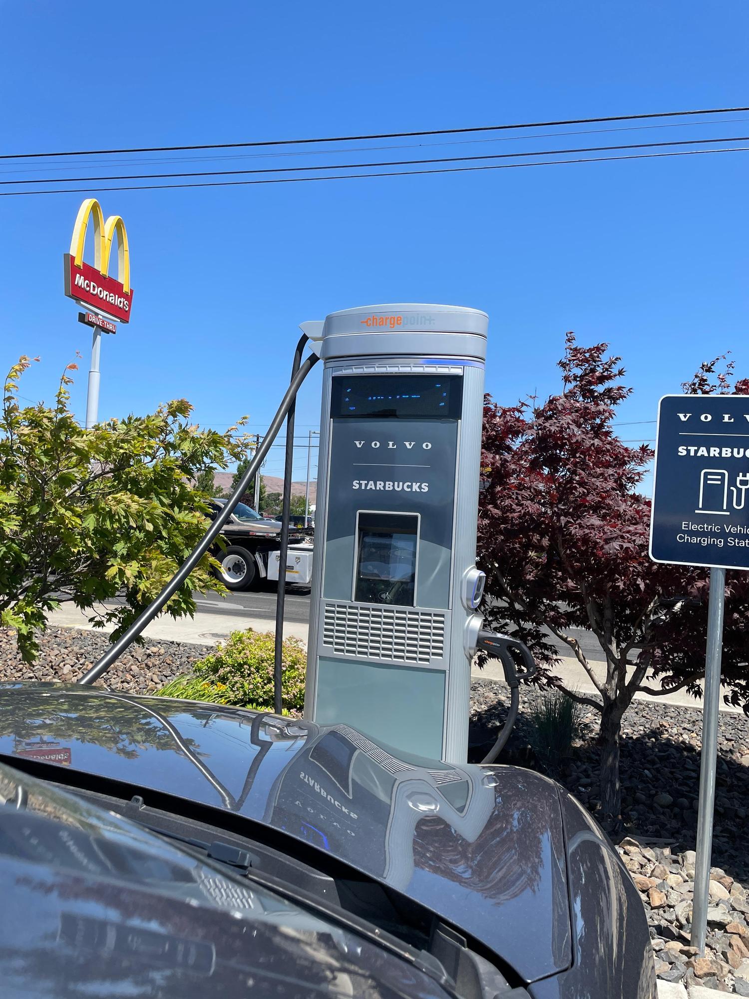 Starbucks Yakima, WA EV Station