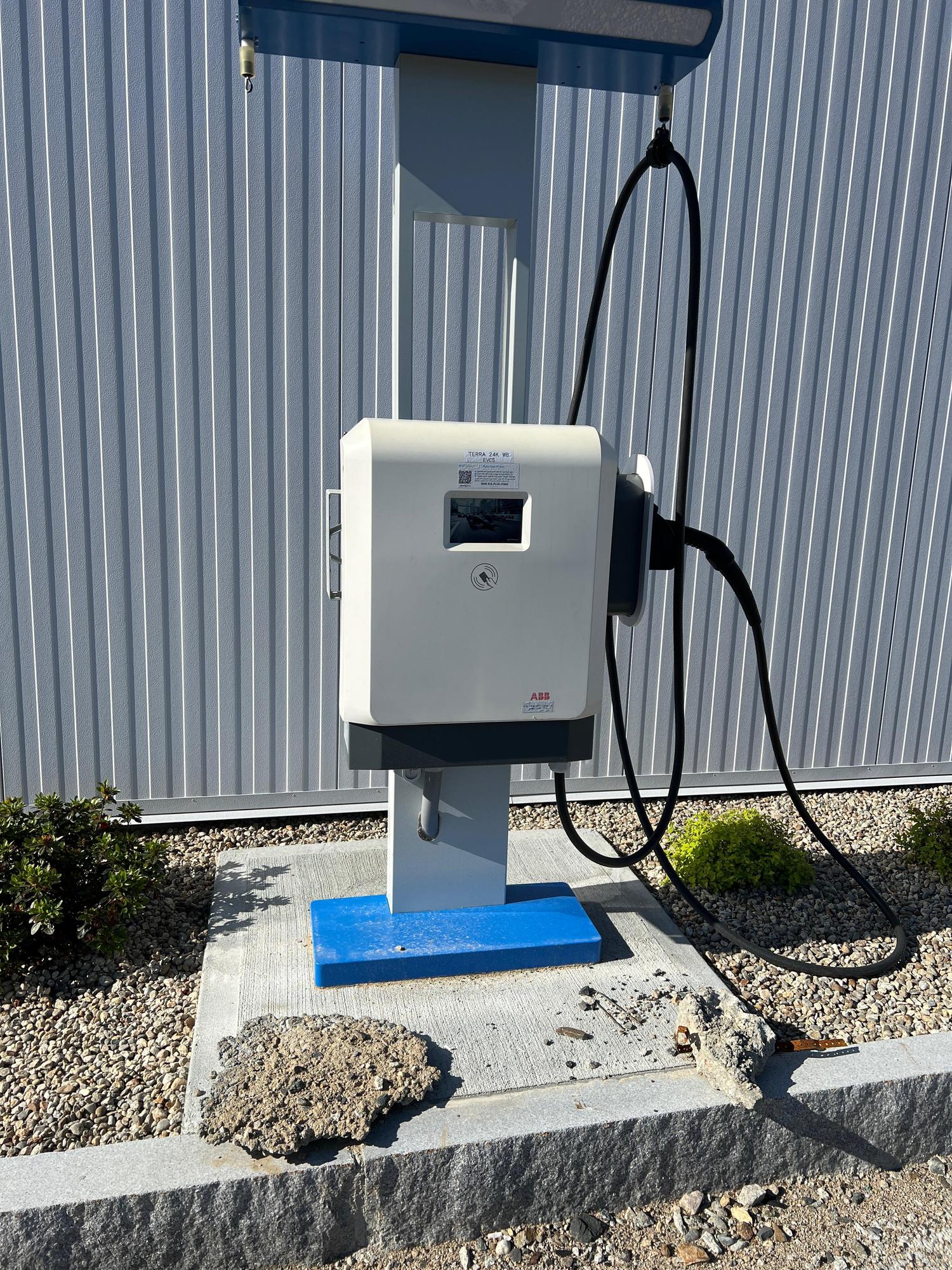 gmc dealership Rochester, NH EV Station