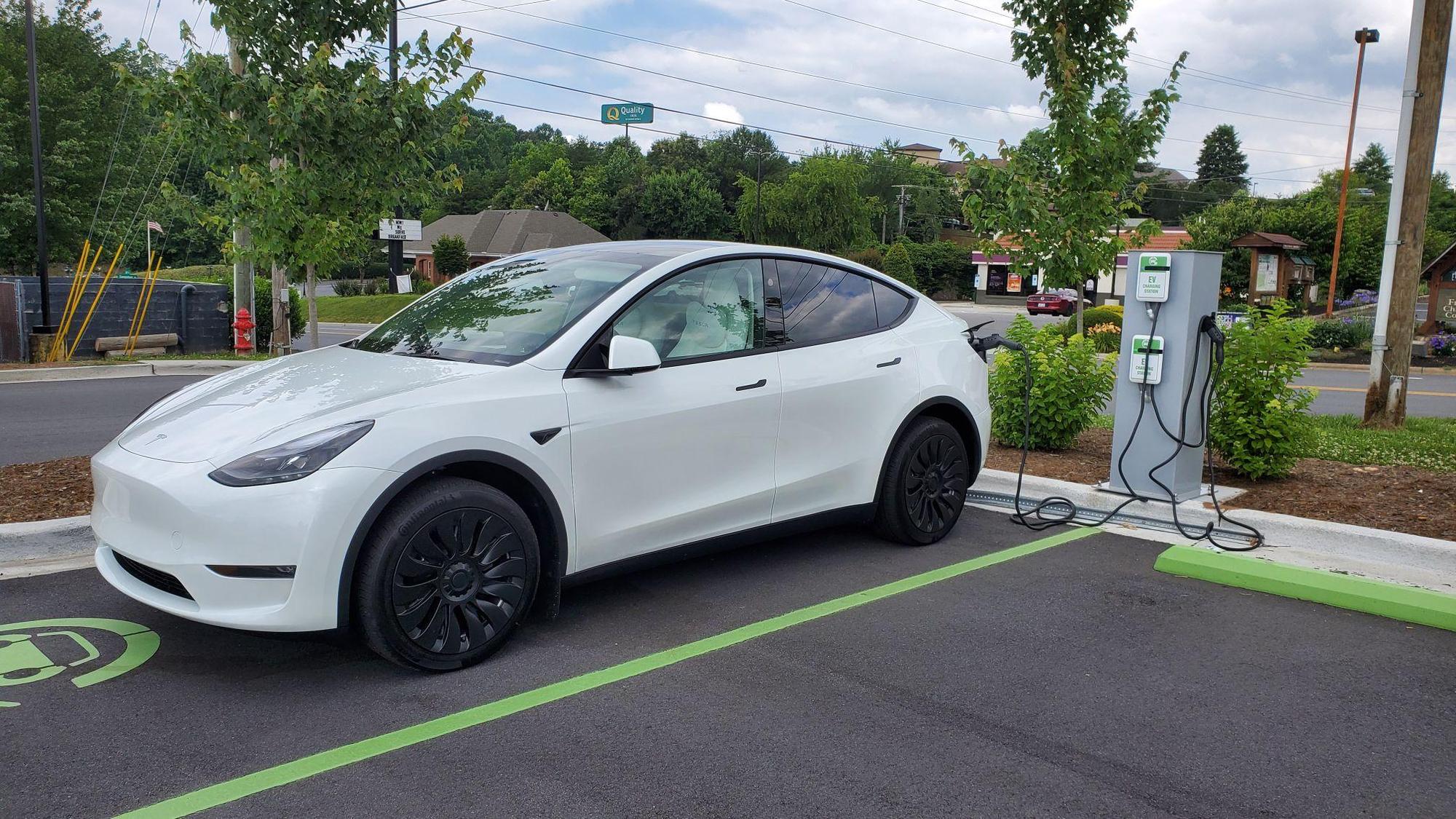 Ingles Market Franklin, NC EV Station