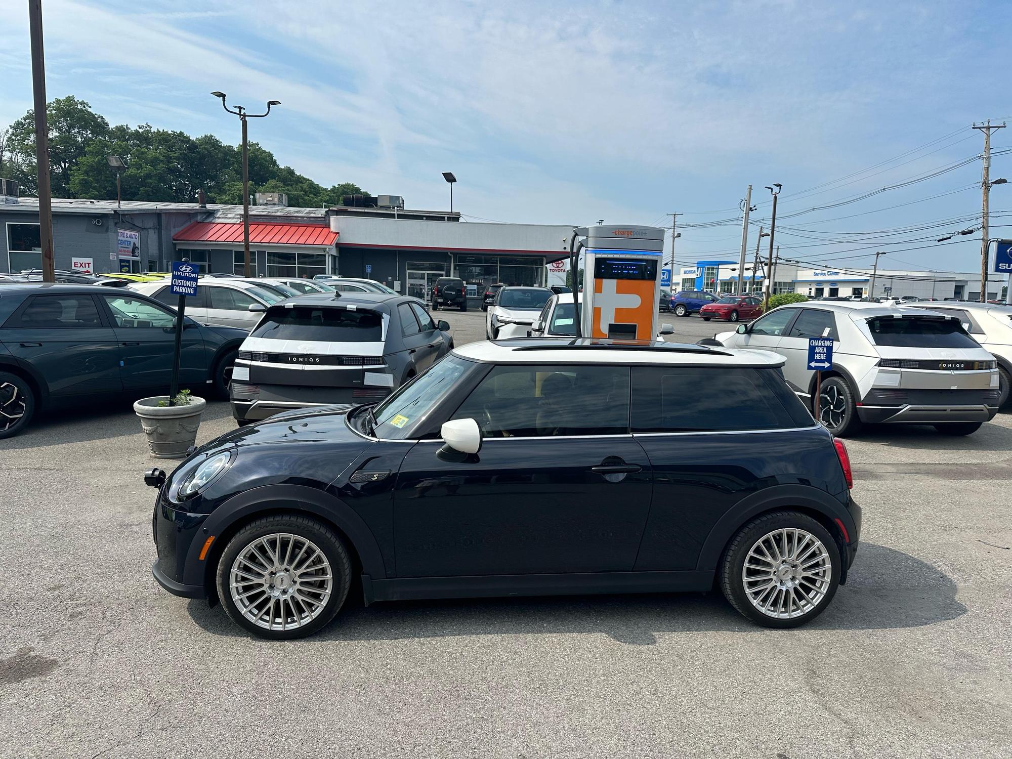 Prestige Hyundai & Toyota Kingston, NY EV Station