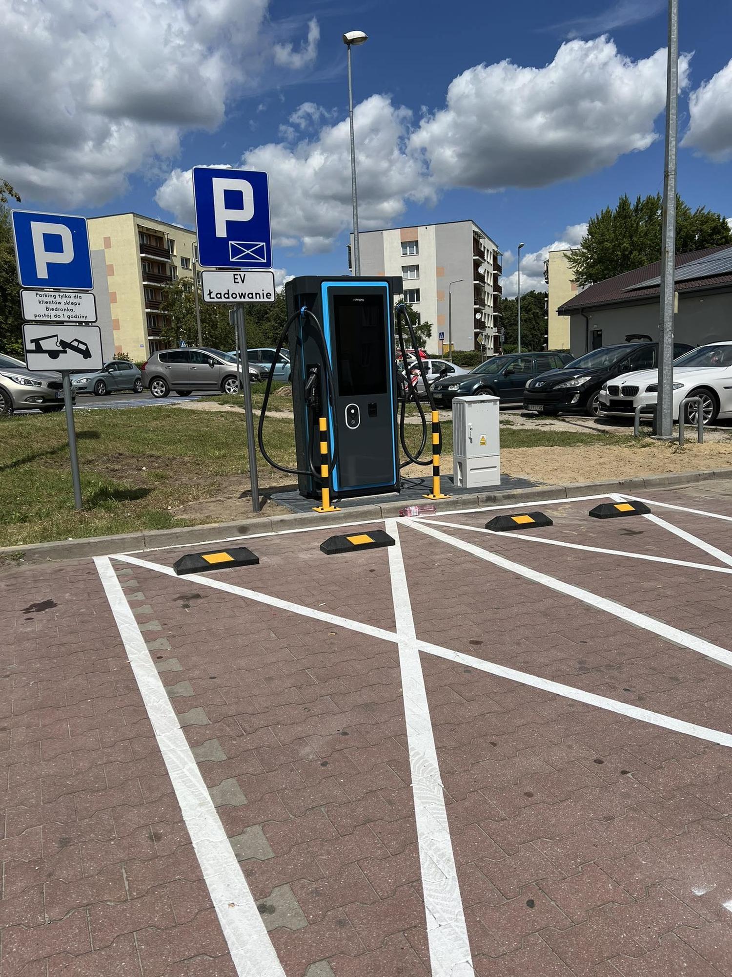 Biedronka Dęblin Dęblin, Województwo lubelskie EV Station