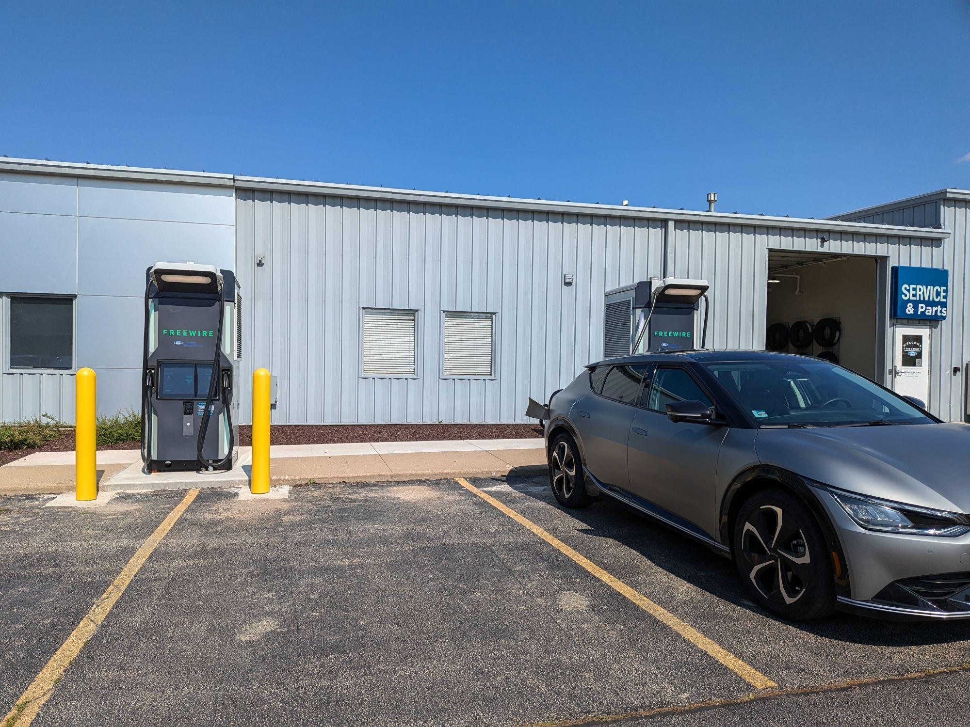 Freeport Ford Freeport, IL EV Station