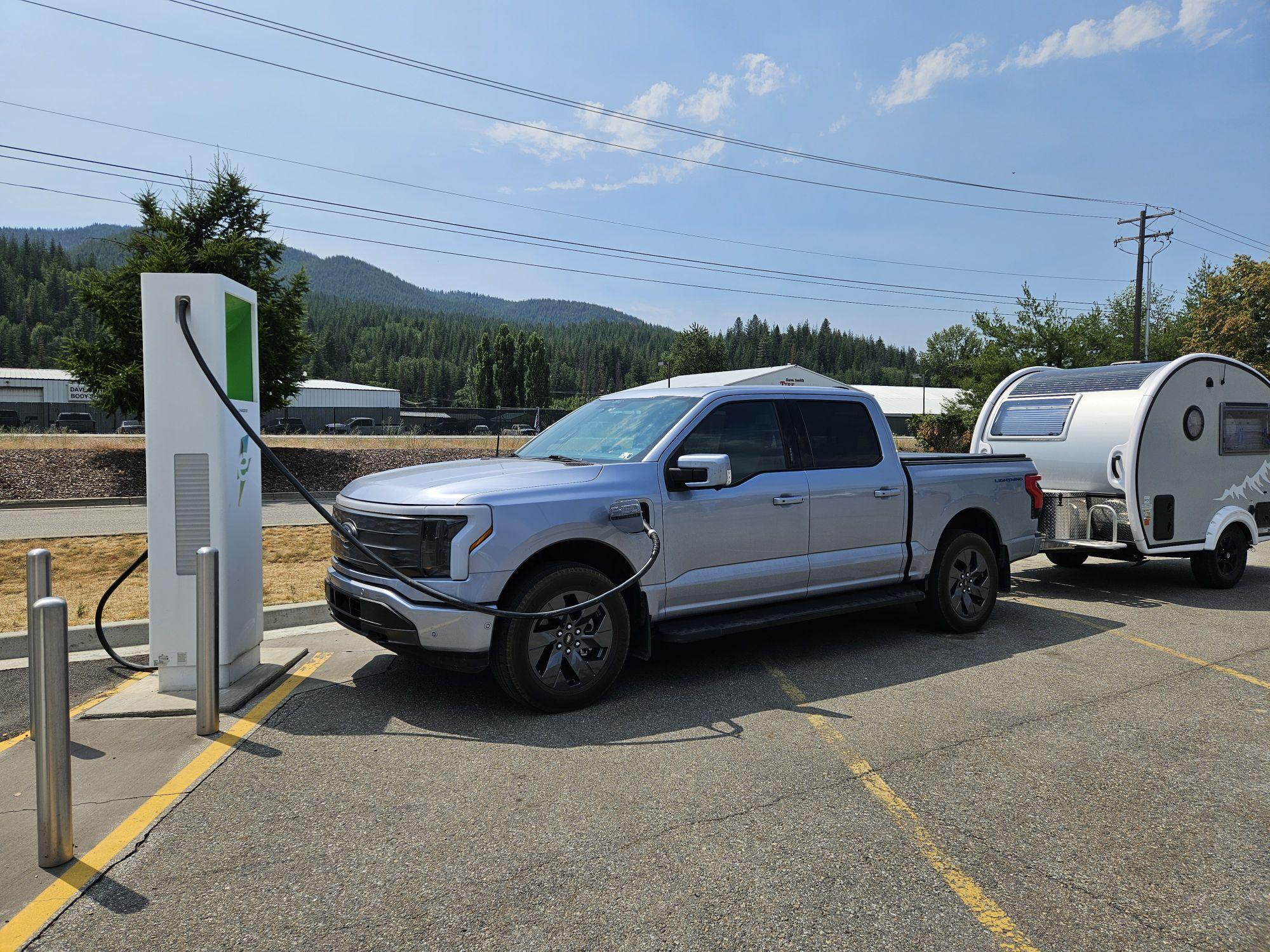 Walmart Supercenter Smelterville, ID EV Station