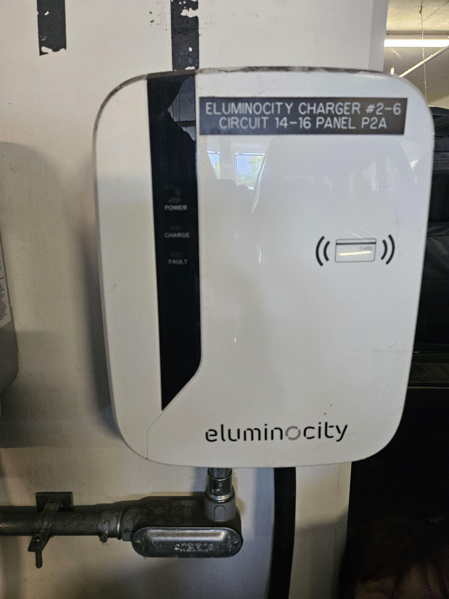 リリパット481☆Burley Street Garage WallyPark Premier Garage - Valet | SeaTac, WA | EV Station