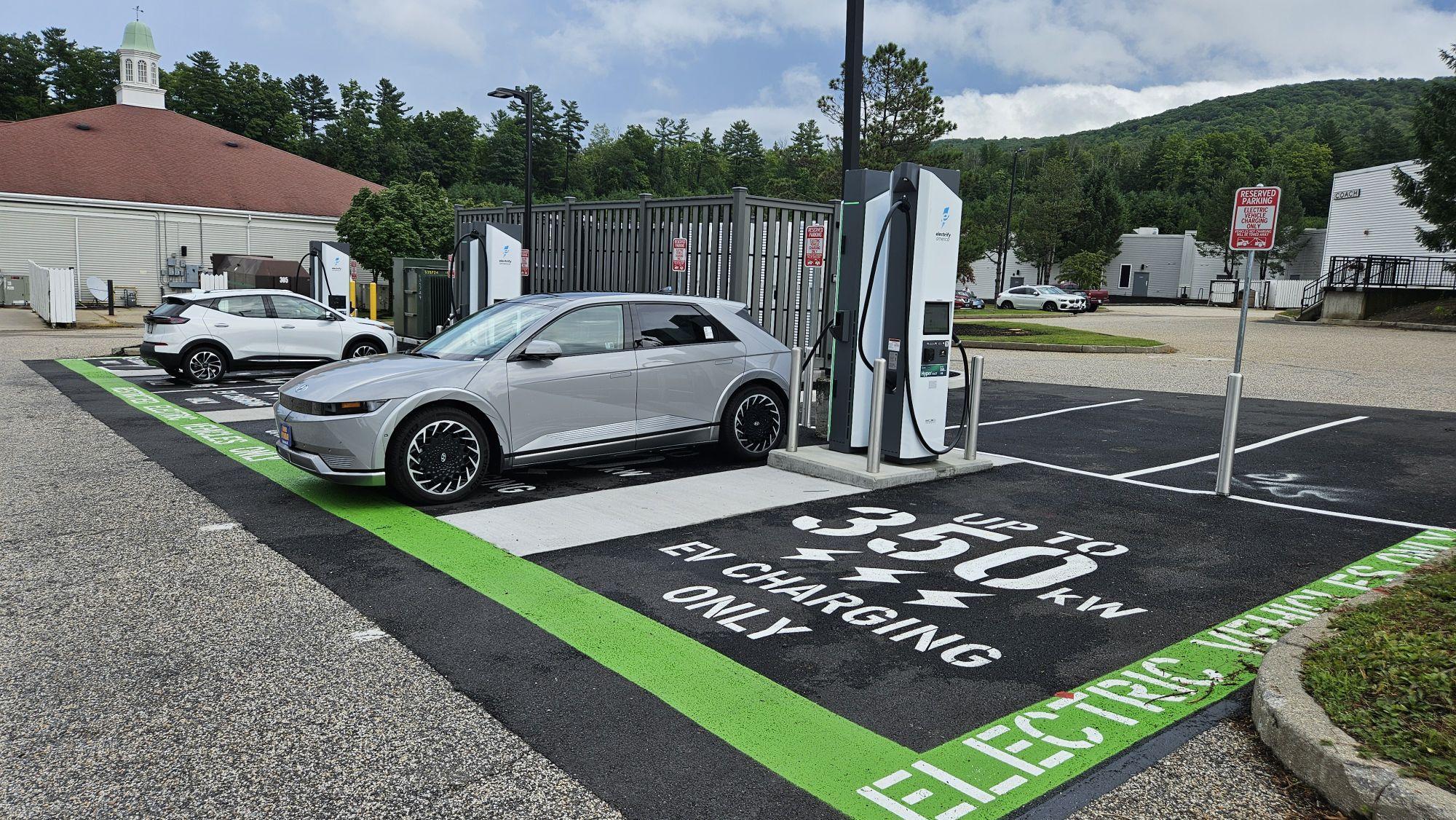 Lee Premium Outlets - North Lot | Lee, MA | EV Station
