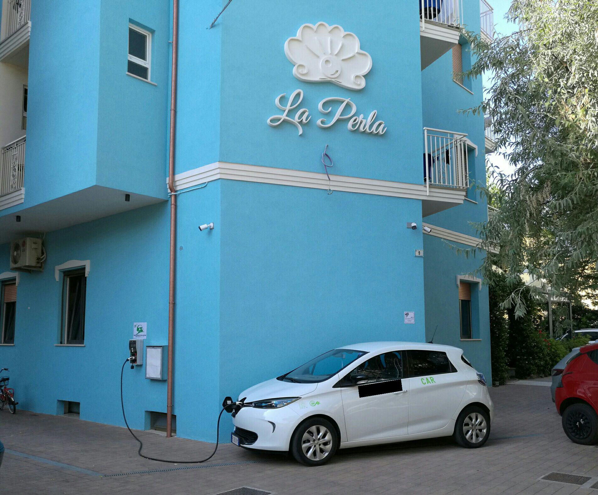 Hotel La Perla Igea Marina, EmiliaRomagna EV Station