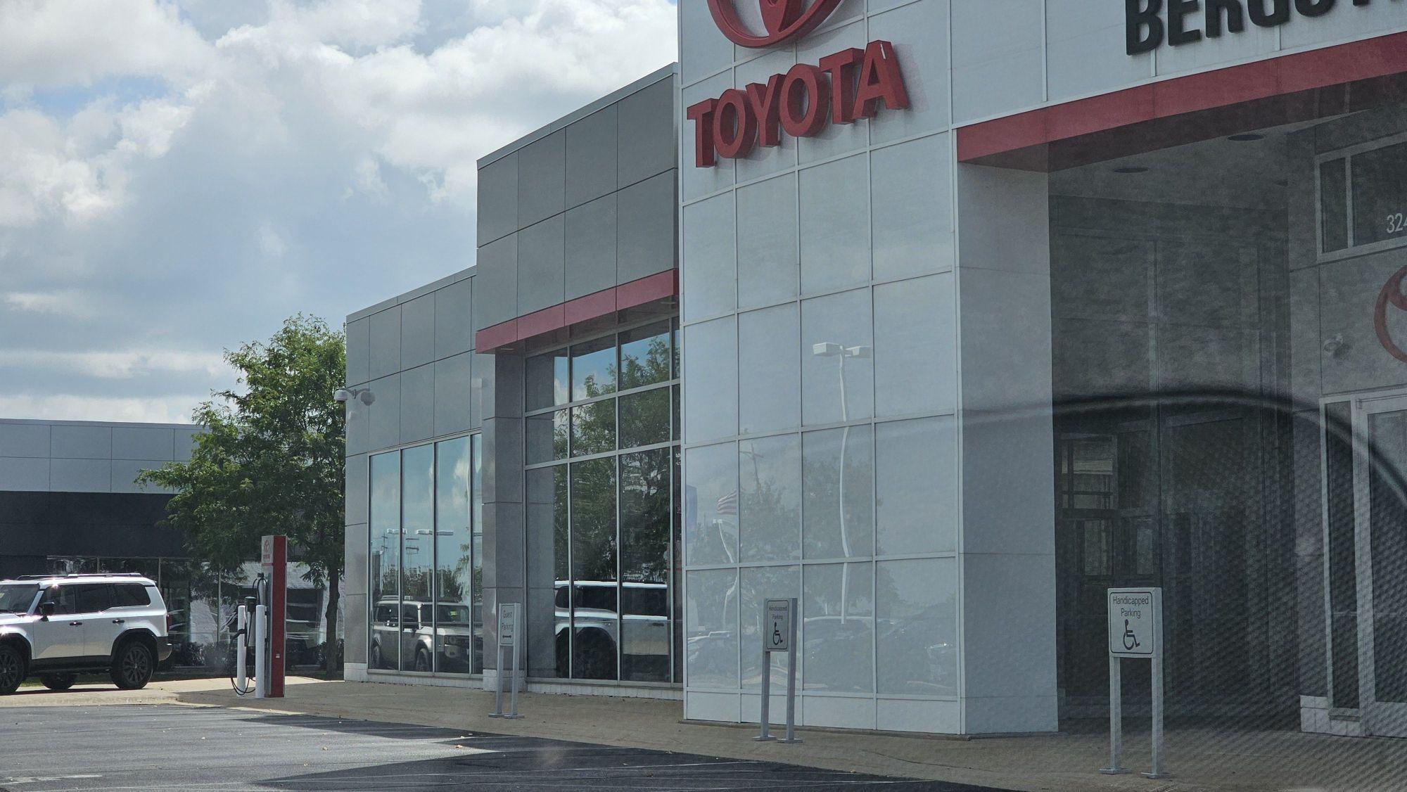 Bergstrom Toyota | Oshkosh, WI | EV Station