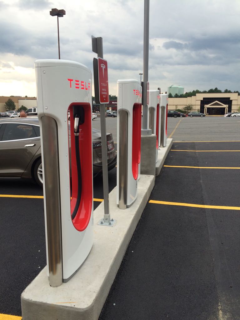 Aviation Mall Queensbury, NY EV Station