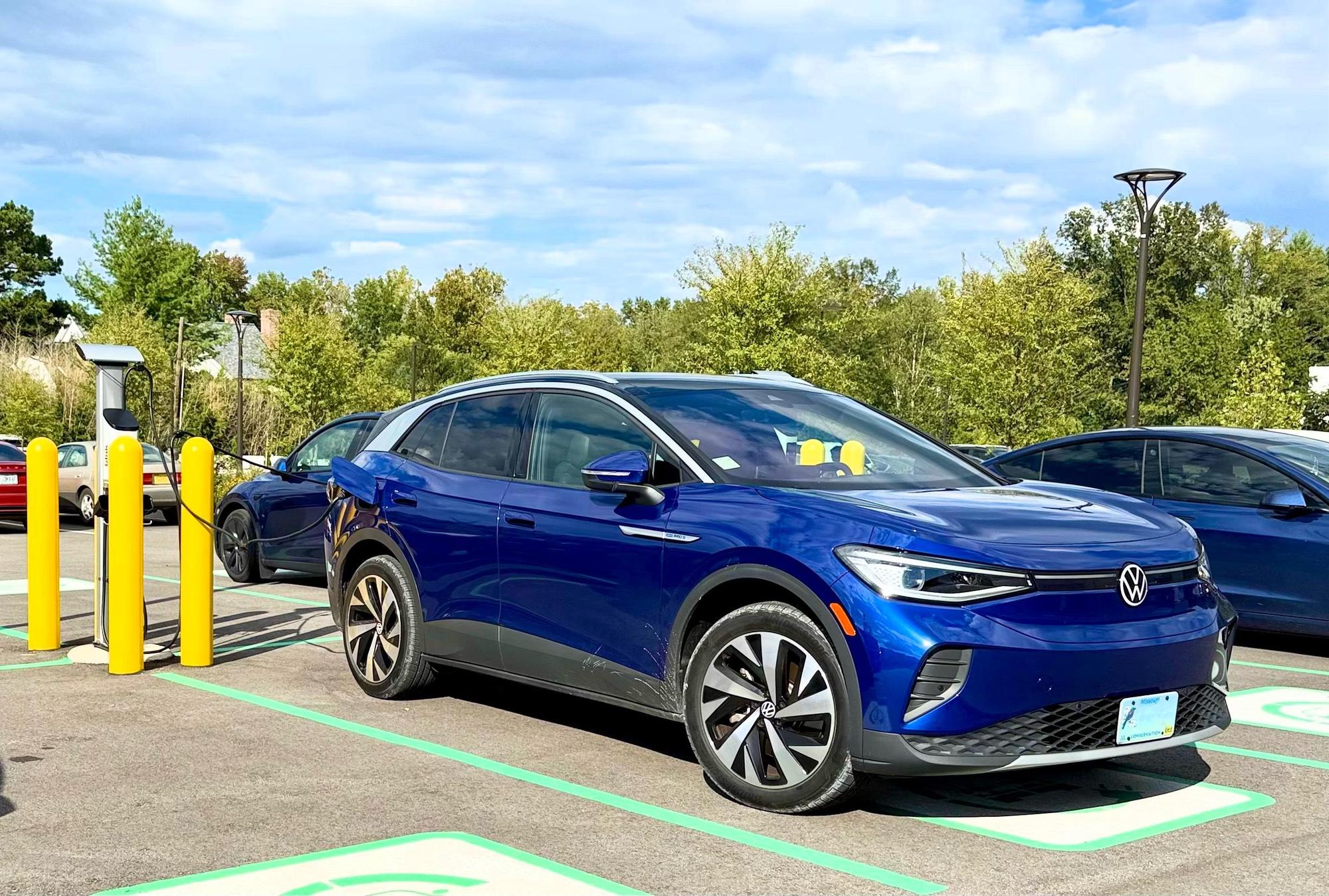 Saint Louis County Library St Louis MO EV Station saint-louis-county-library-st-louis-mo-ev-station