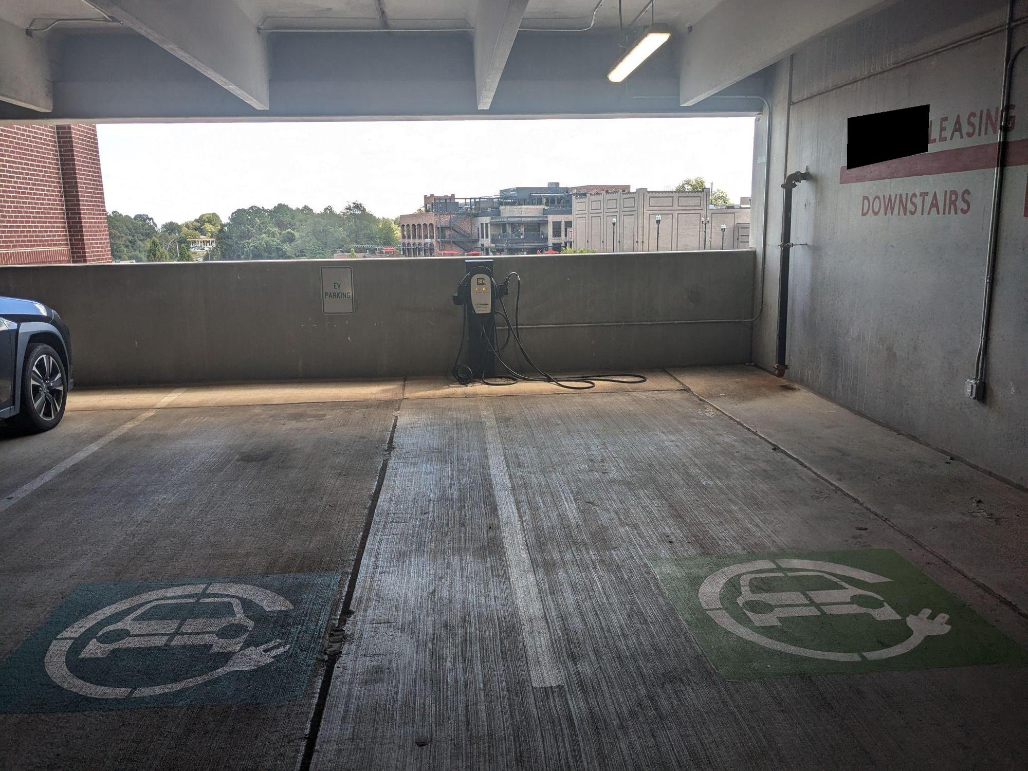 Solis Sugar Hill Apartments Sugar Hill, GA EV Station