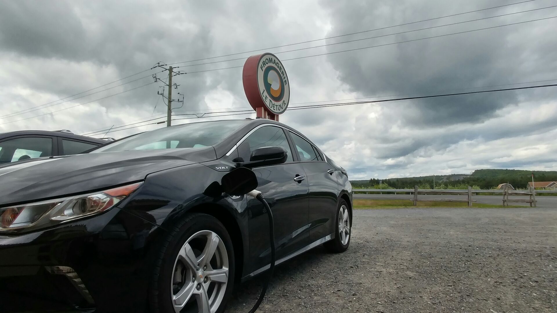 Fromagerie Le Détour TémiscouatasurleLac, QC EV Station