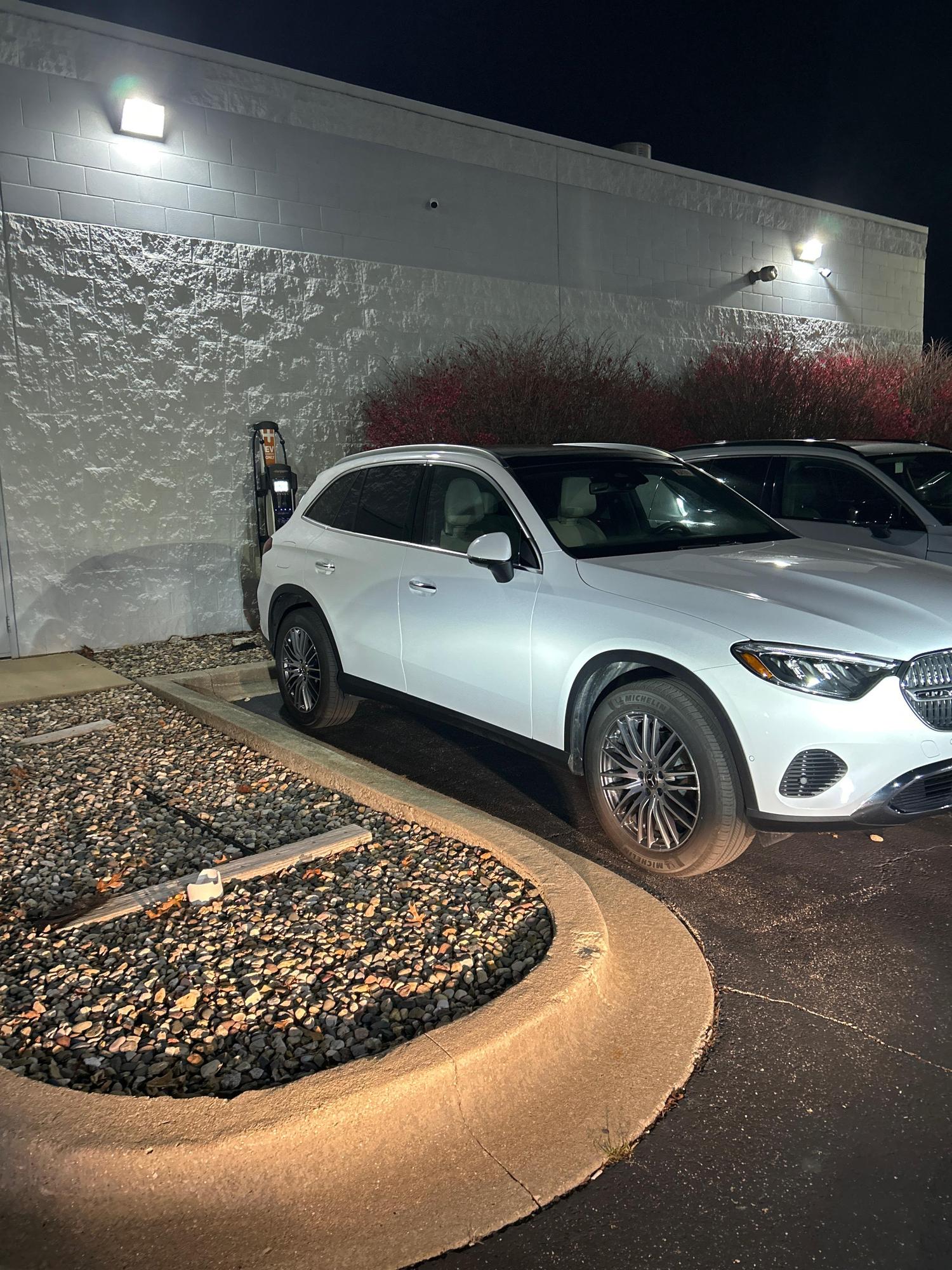 Sullivan-Parkhill Imports | Champaign, IL | EV Station