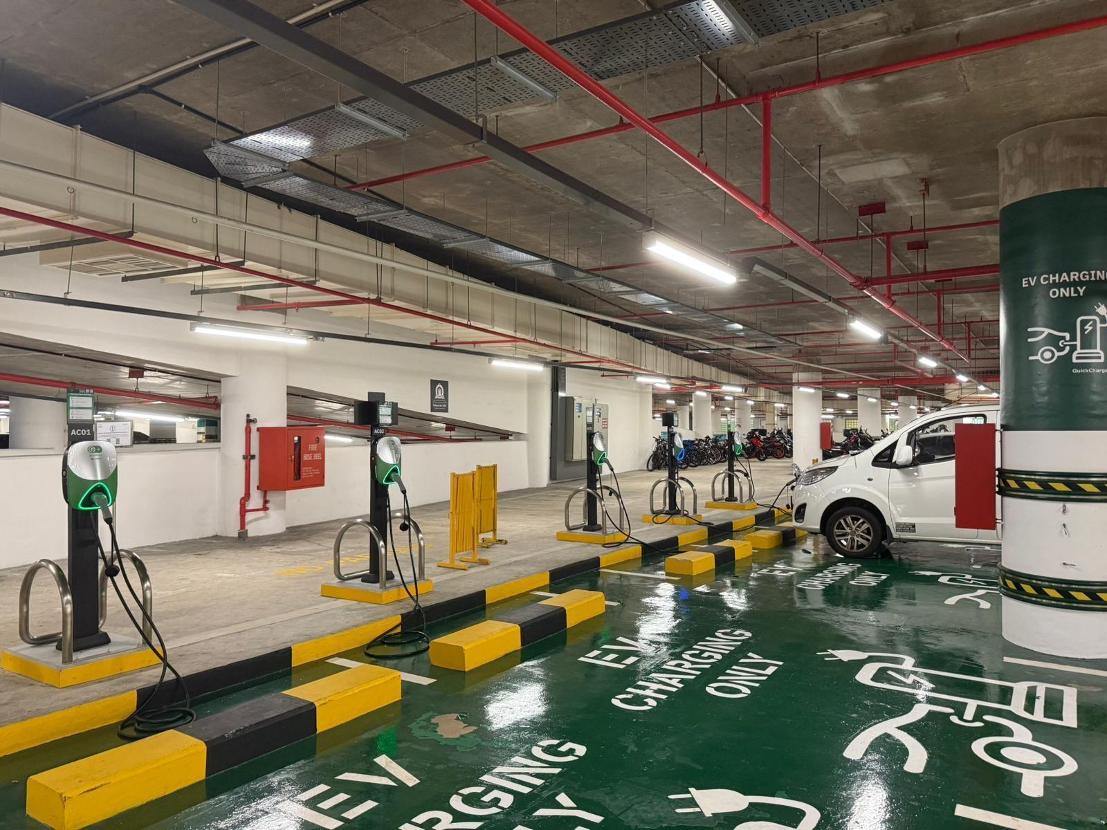 Esplanade Mall (2) | 8 Raffles Ave., Singapore 039802 | EV Station