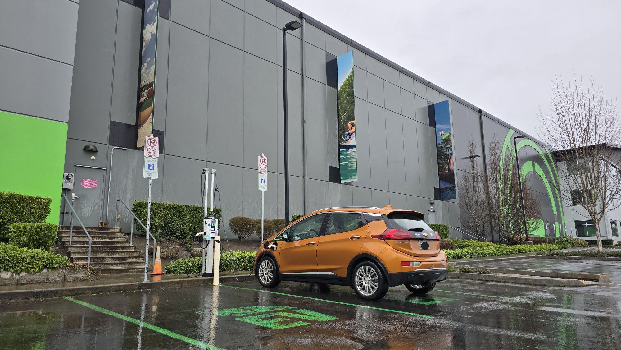 Square One Distribution | Snoqualmie, WA | EV Station