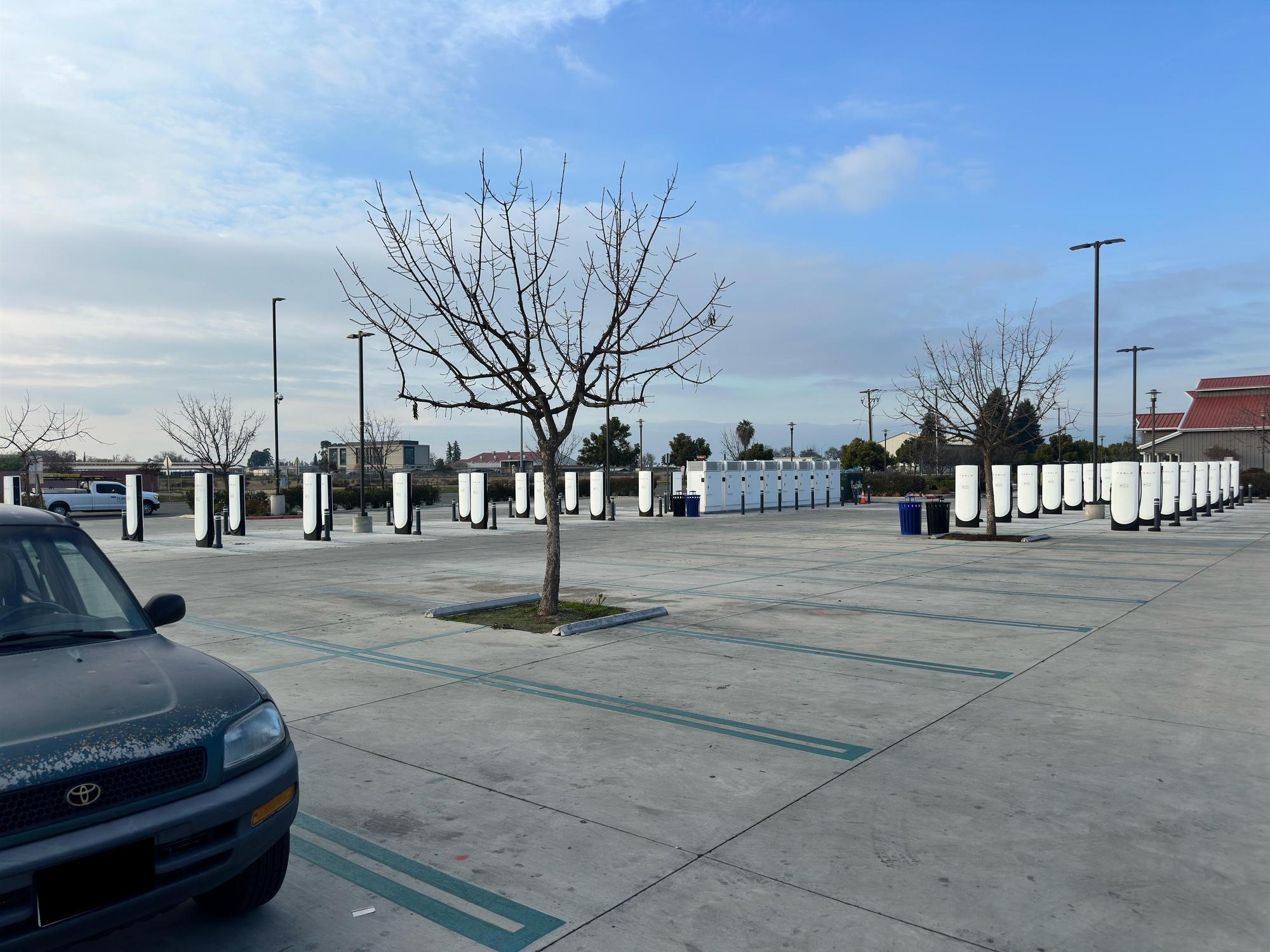 csu-fresno-campus-pointe-fresno-ca-ev-station