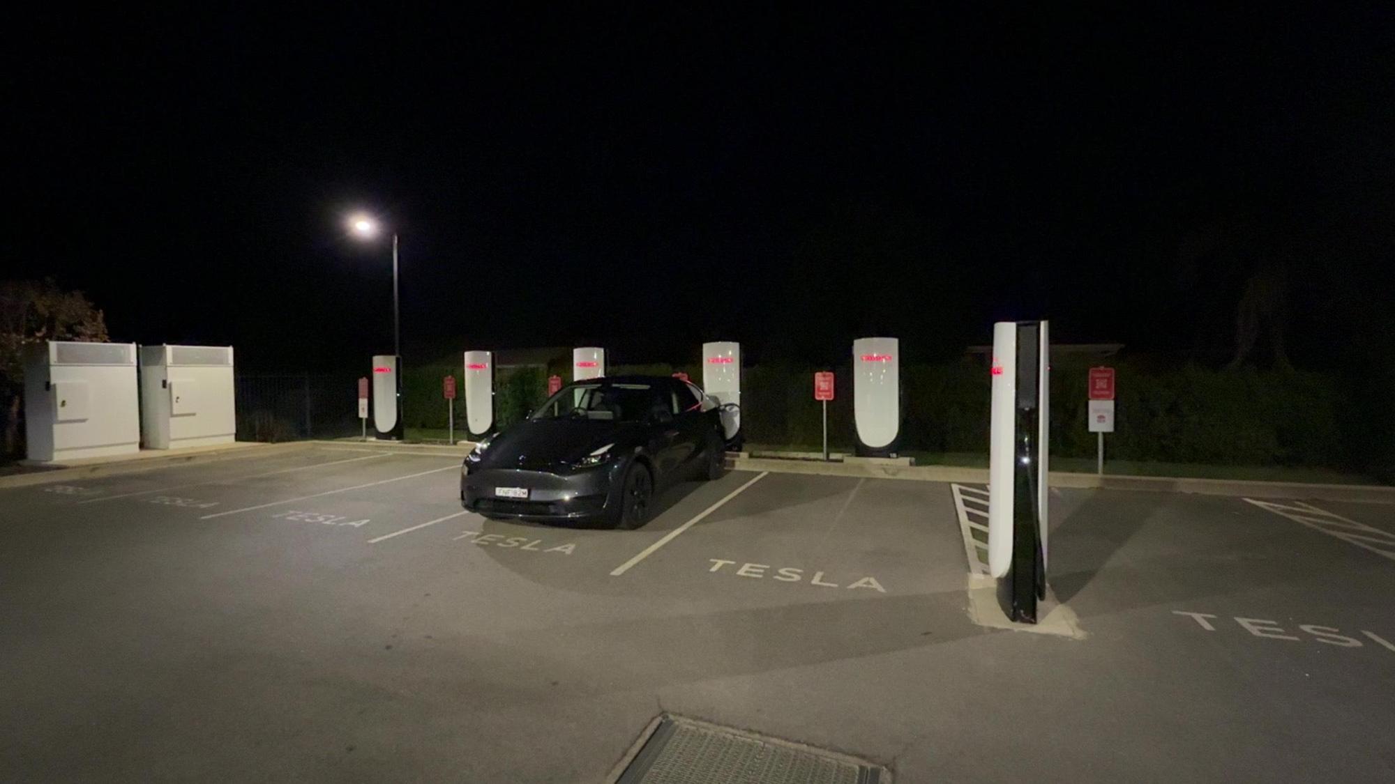 quality-hotel-rules-club-wagga-2-glenfield-park-nsw-ev-station