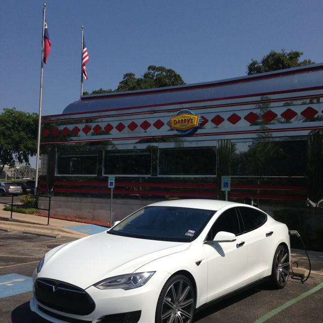 Denny's | Austin, TX | EV Station