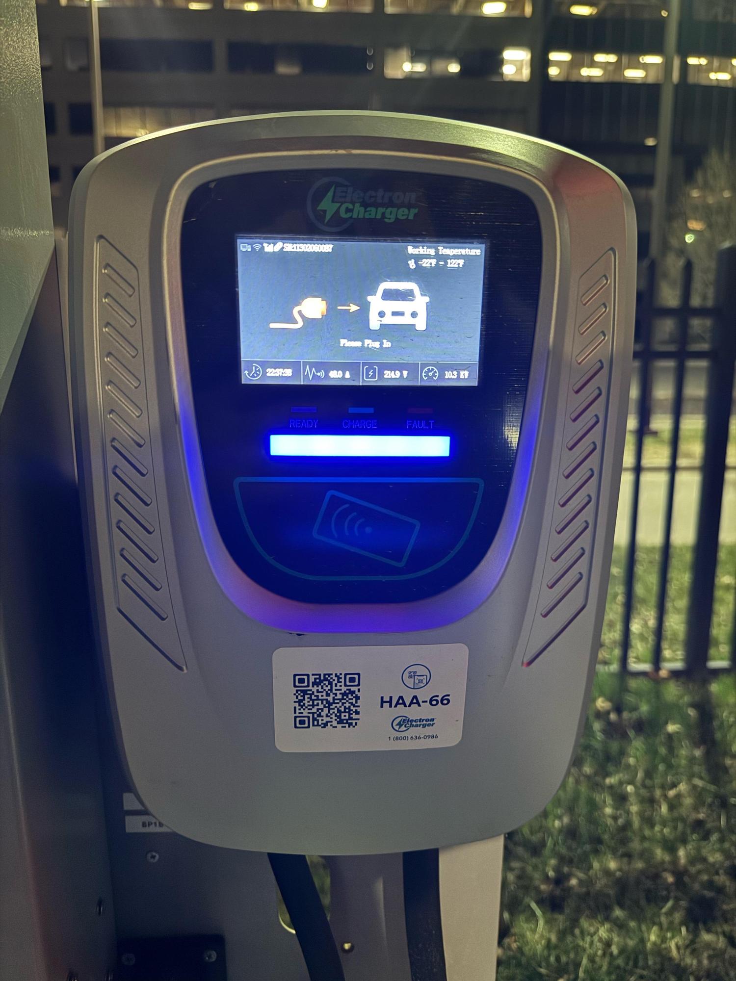 Hampton Inn & Suites Indianapolis-Keystone | Indianapolis, IN | EV Station