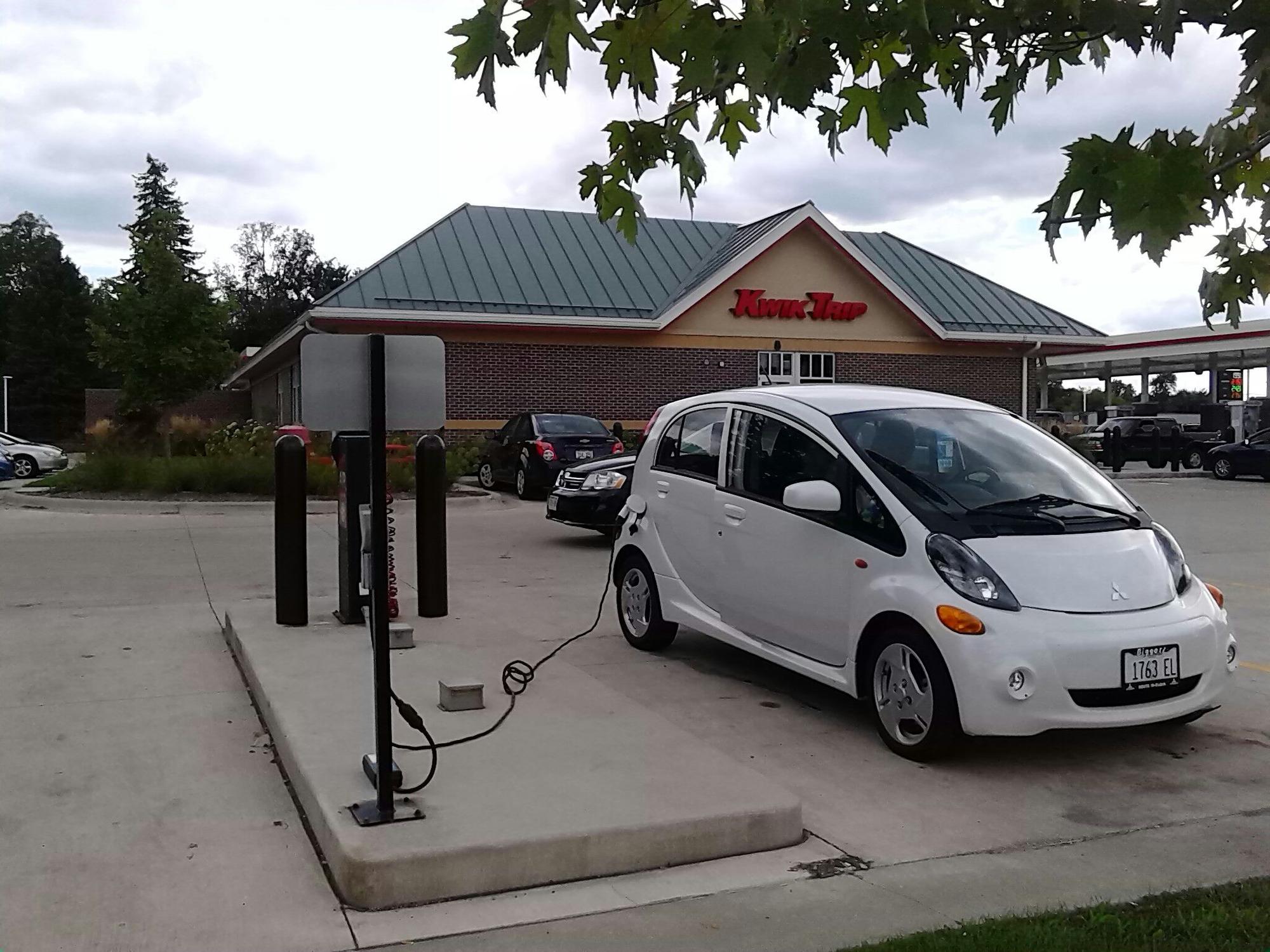 Kwik Trip Janesville, WI EV Station