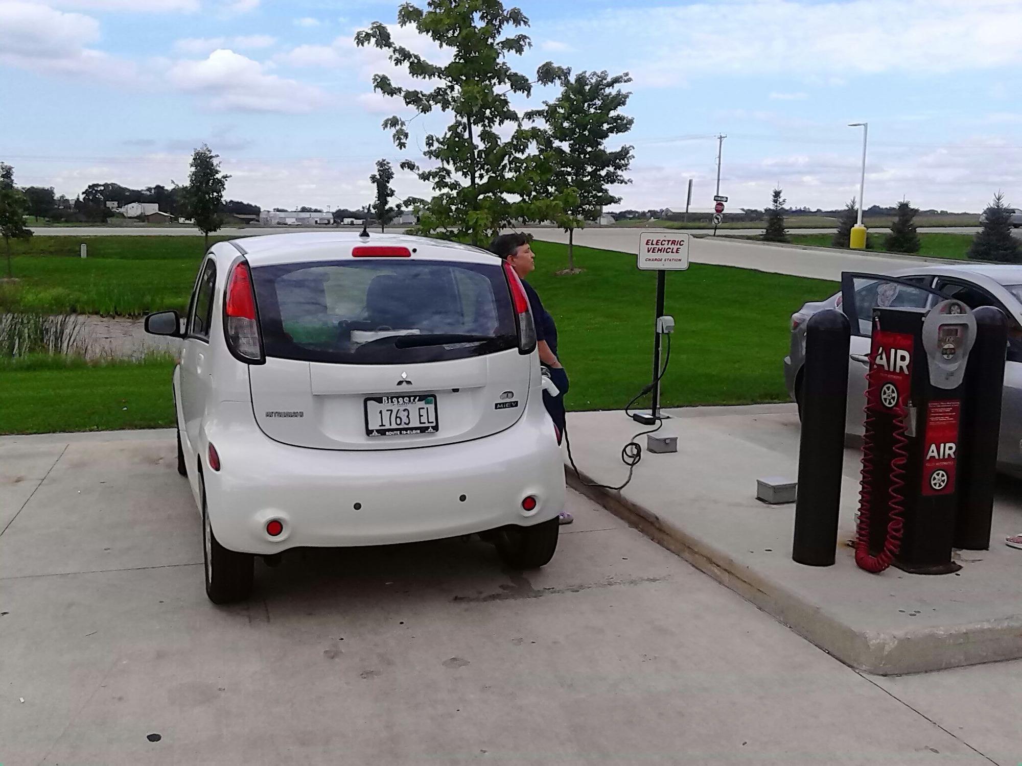 Kwik Trip Janesville, WI EV Station