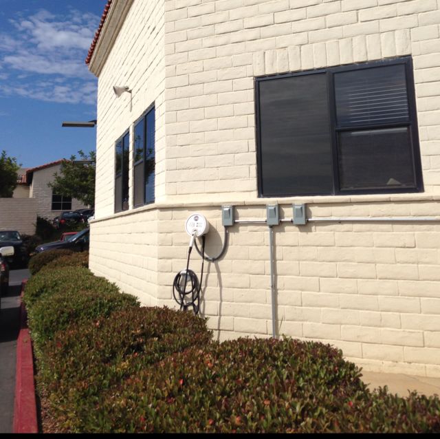 Bob Baker Fiat Carlsbad, CA EV Station