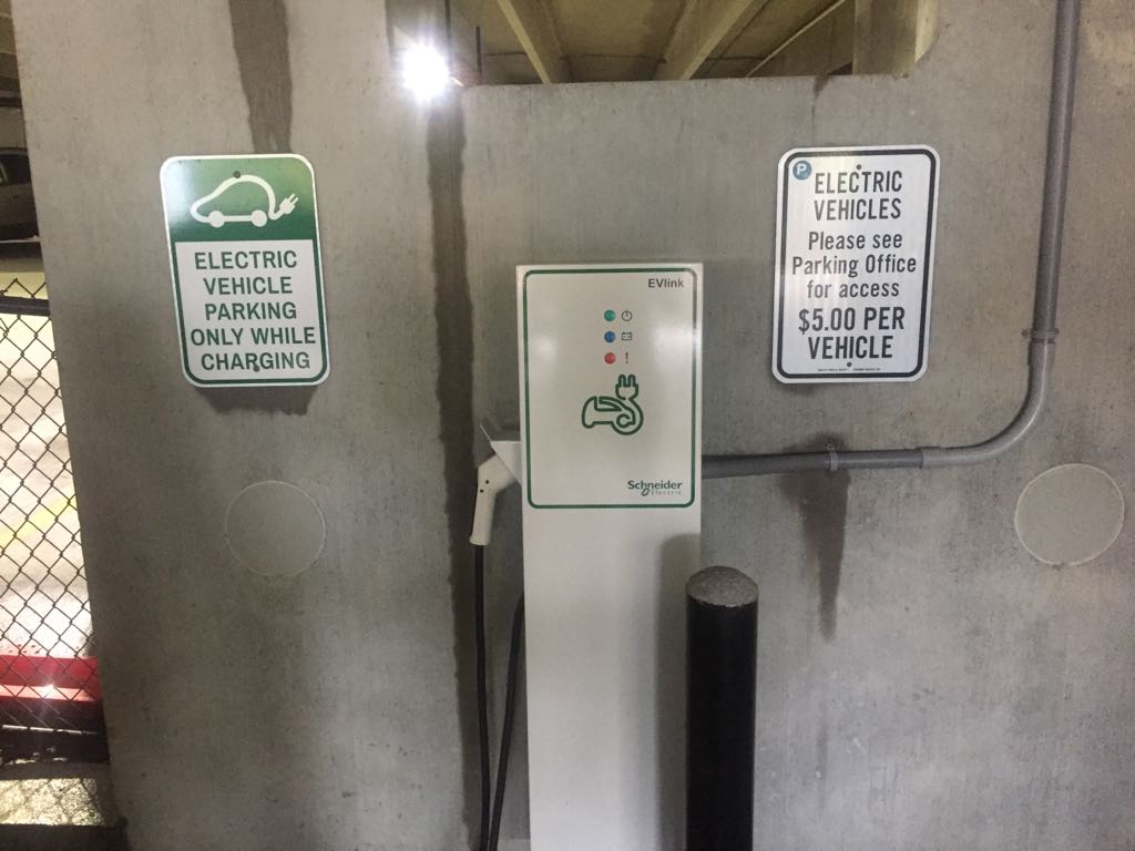 25th Street Parking Garage Virginia Beach, VA EV Station