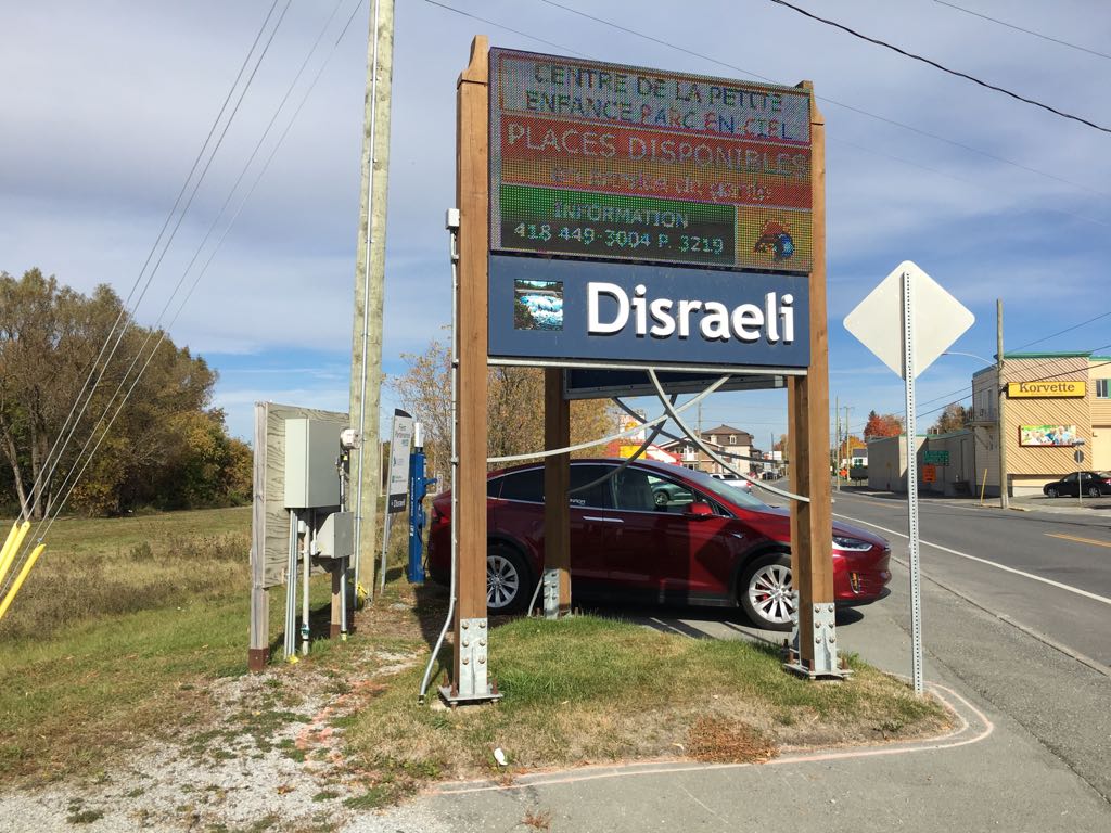 Avenue Champlain Stationnement Disraeli, QC EV Station