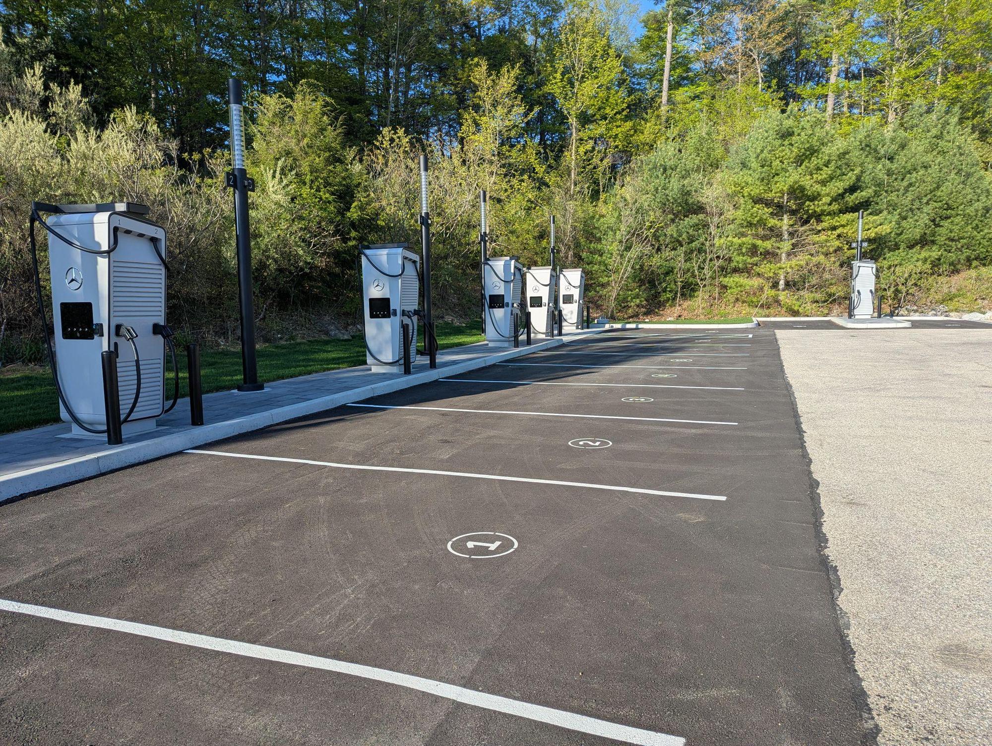Lee Premium Outlets - Northeast Lot | MB High-Power Charging | Lee, MA ...